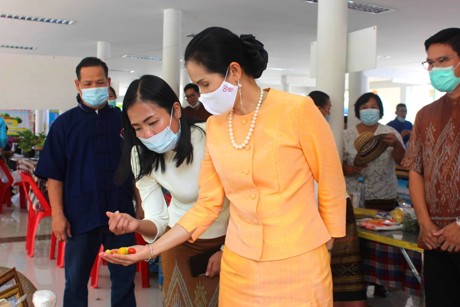 จังหวัดหนองคาย ร่วมกับคณะกรรมการพัฒนาสตรีจังหวัดหนองคาย จัดงานวันสตรีสากล ตามโครงการสตรีหนองคาย เพิ่มพูนทักษะการประกอบอาชีพ เพื่อสร้างความมั่นคงทางอาหาร สู้วิกฤติ COVID-19