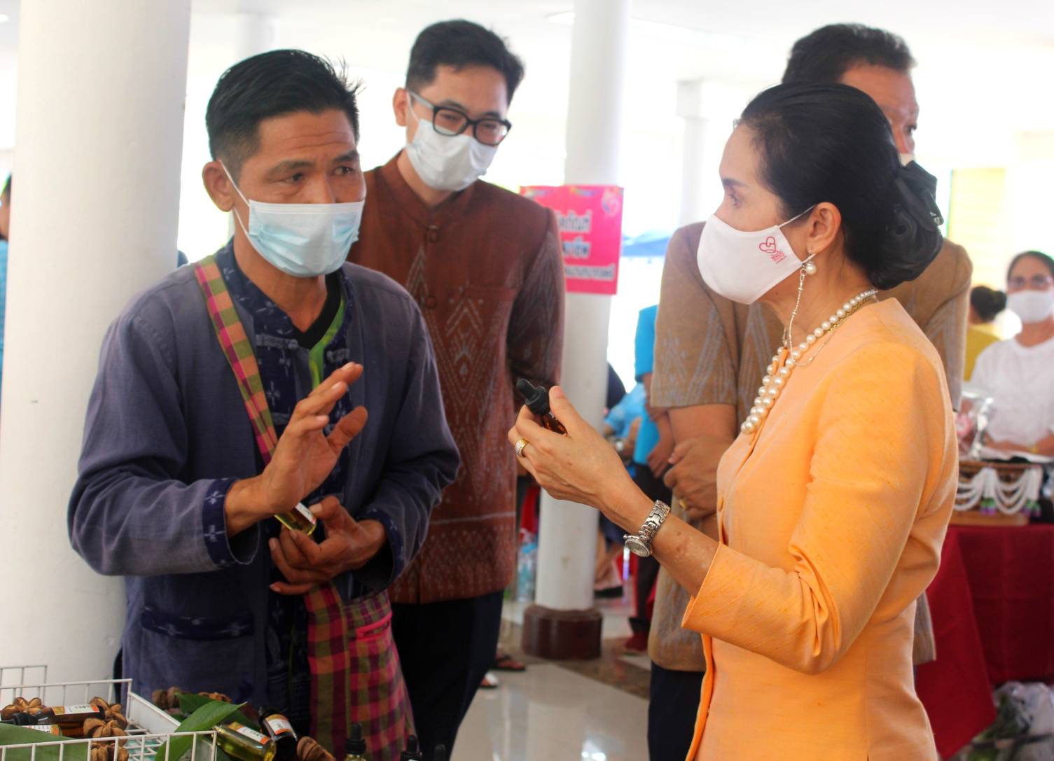 จังหวัดหนองคาย ร่วมกับคณะกรรมการพัฒนาสตรีจังหวัดหนองคาย จัดงานวันสตรีสากล ตามโครงการสตรีหนองคาย เพิ่มพูนทักษะการประกอบอาชีพ เพื่อสร้างความมั่นคงทางอาหาร สู้วิกฤติ COVID-19