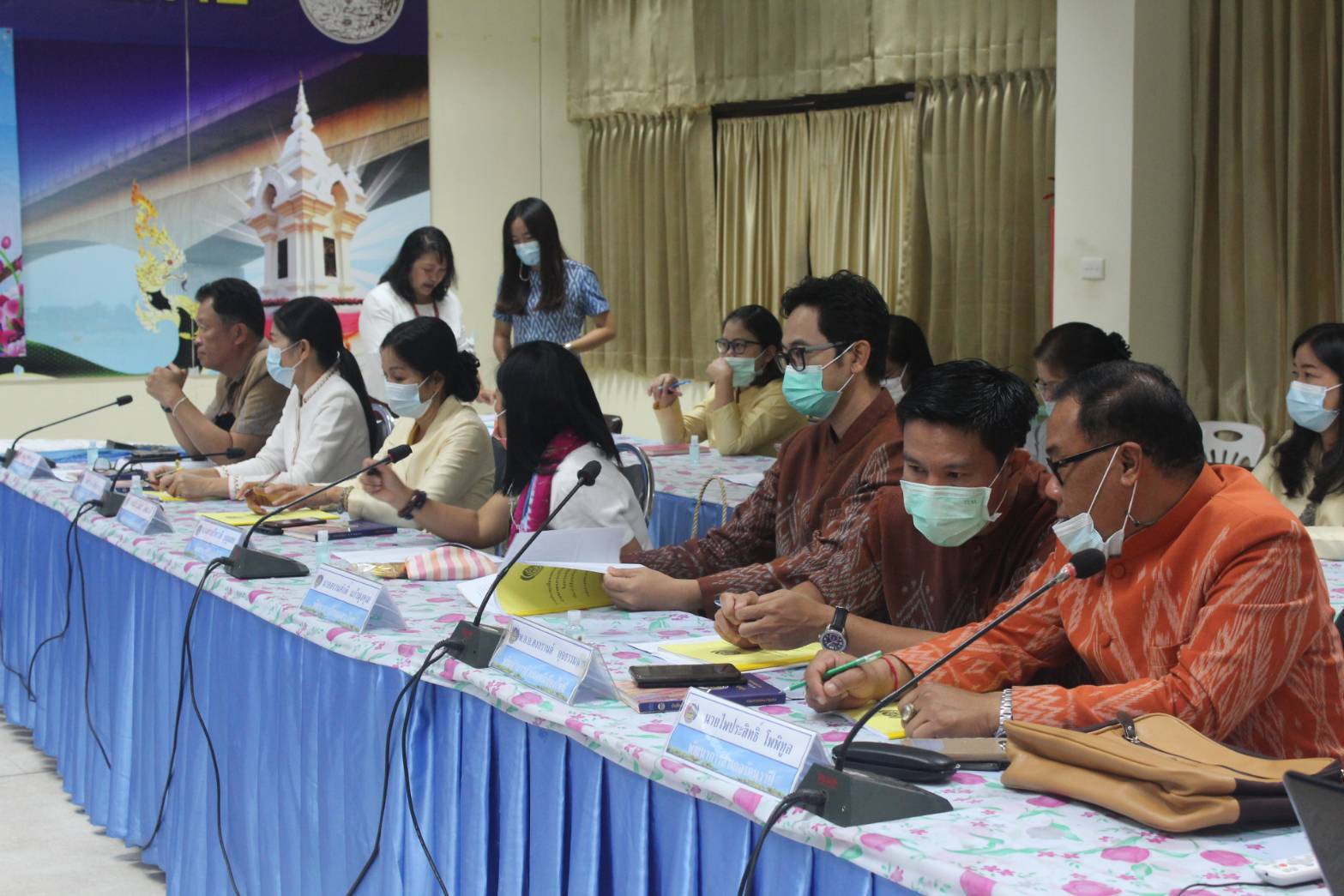 พช.หนองคาย ประชุมชี้แจงแนวทางการดำเนินงานตามมาตรการปรับปรุงประสิทธิภาพในการปฏิบัติราชการและพิธีลงนามคำรับรองการปฏิบัติราชการของข้าราชการสังกัดกรมการพัฒนาชุมชน จังหวัดหนองคาย ประจำปีงบประมาณ พ.ศ. 2564