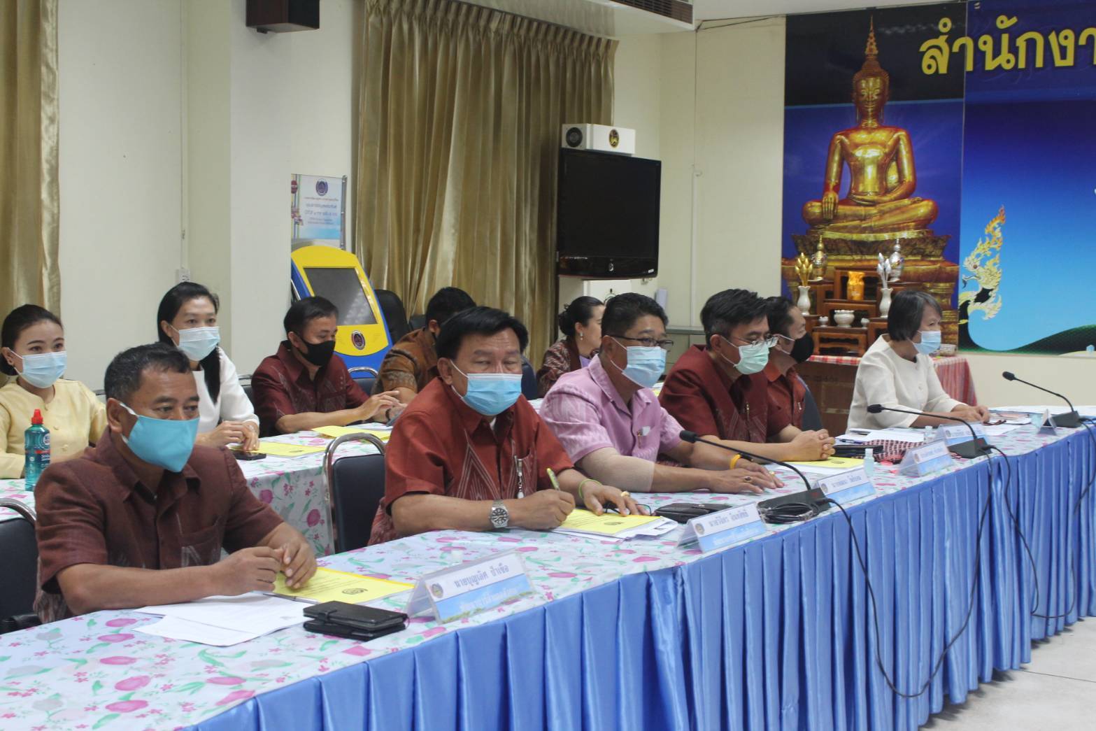 พช.หนองคาย ประชุมชี้แจงแนวทางการดำเนินงานตามมาตรการปรับปรุงประสิทธิภาพในการปฏิบัติราชการและพิธีลงนามคำรับรองการปฏิบัติราชการของข้าราชการสังกัดกรมการพัฒนาชุมชน จังหวัดหนองคาย ประจำปีงบประมาณ พ.ศ. 2564