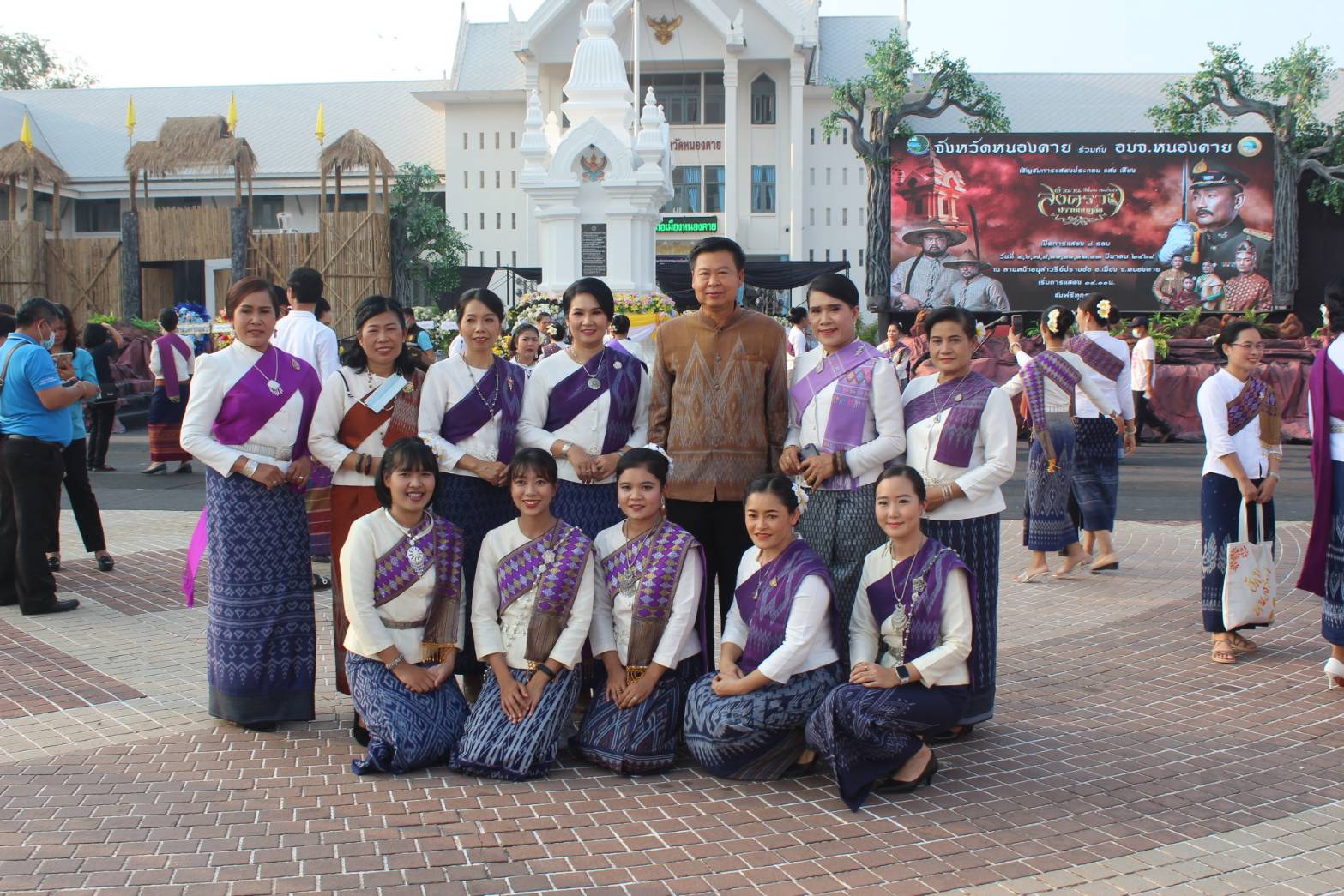 พช.หนองคาย จัดงาน แสดงและจำหน่ายผลิตภัณฑ์ OTOP จังหวัดหนองคาย ในงานฉลองอนุสาวรีย์ปราบฮ่อ ใต้ร่มพระบารมี 194 ปี เมืองหนองคาย และงานกาชาด จังหวัดหนองคาย พ.ศ. 2564