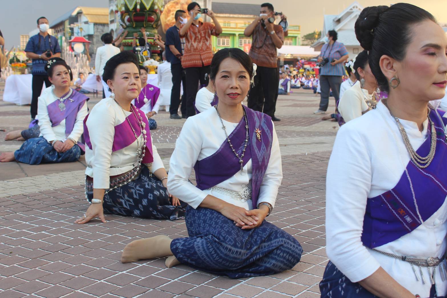 พช.หนองคาย จัดงาน แสดงและจำหน่ายผลิตภัณฑ์ OTOP จังหวัดหนองคาย ในงานฉลองอนุสาวรีย์ปราบฮ่อ ใต้ร่มพระบารมี 194 ปี เมืองหนองคาย และงานกาชาด จังหวัดหนองคาย พ.ศ. 2564