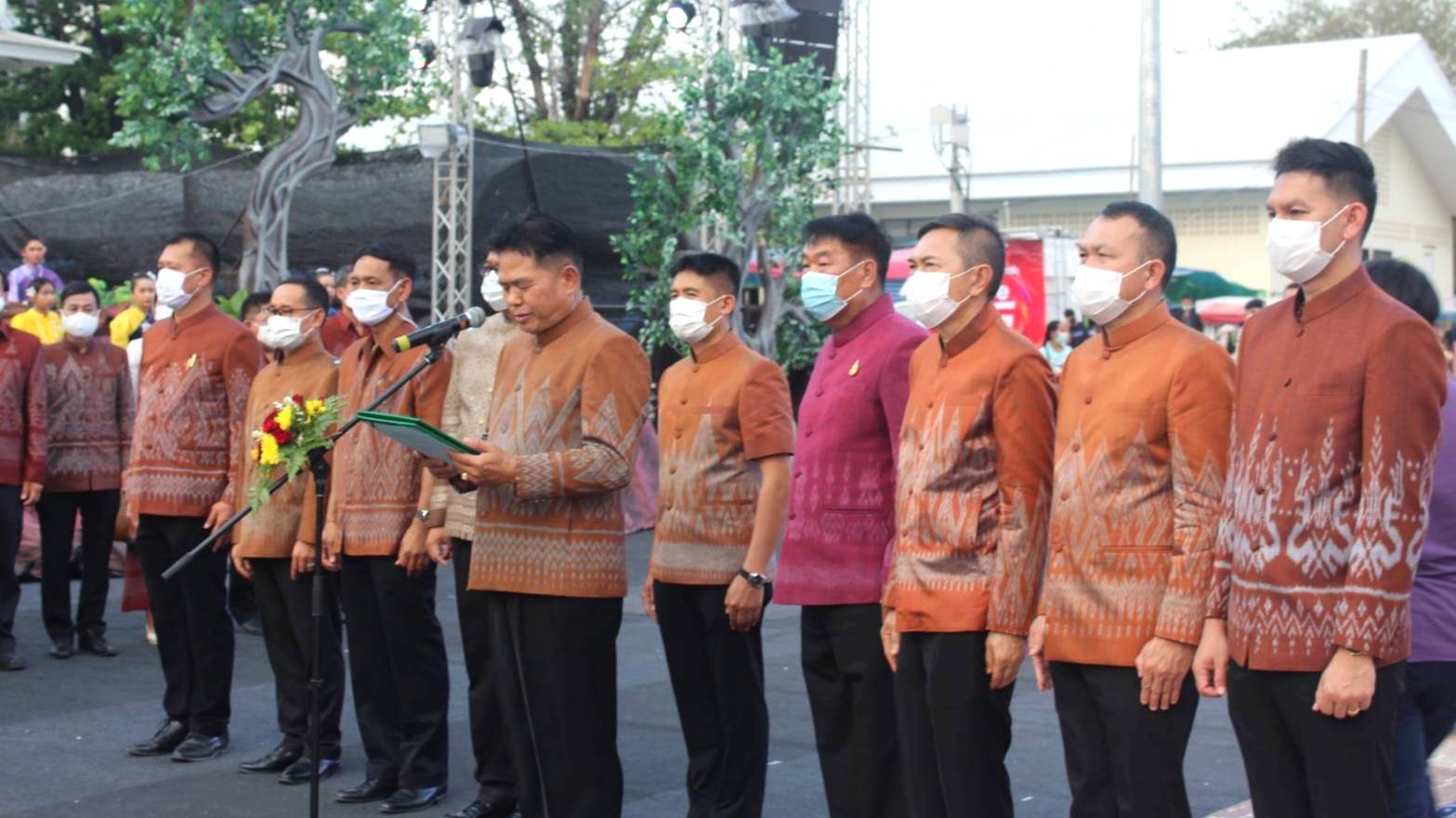 พช.หนองคาย จัดงาน แสดงและจำหน่ายผลิตภัณฑ์ OTOP จังหวัดหนองคาย ในงานฉลองอนุสาวรีย์ปราบฮ่อ ใต้ร่มพระบารมี 194 ปี เมืองหนองคาย และงานกาชาด จังหวัดหนองคาย พ.ศ. 2564