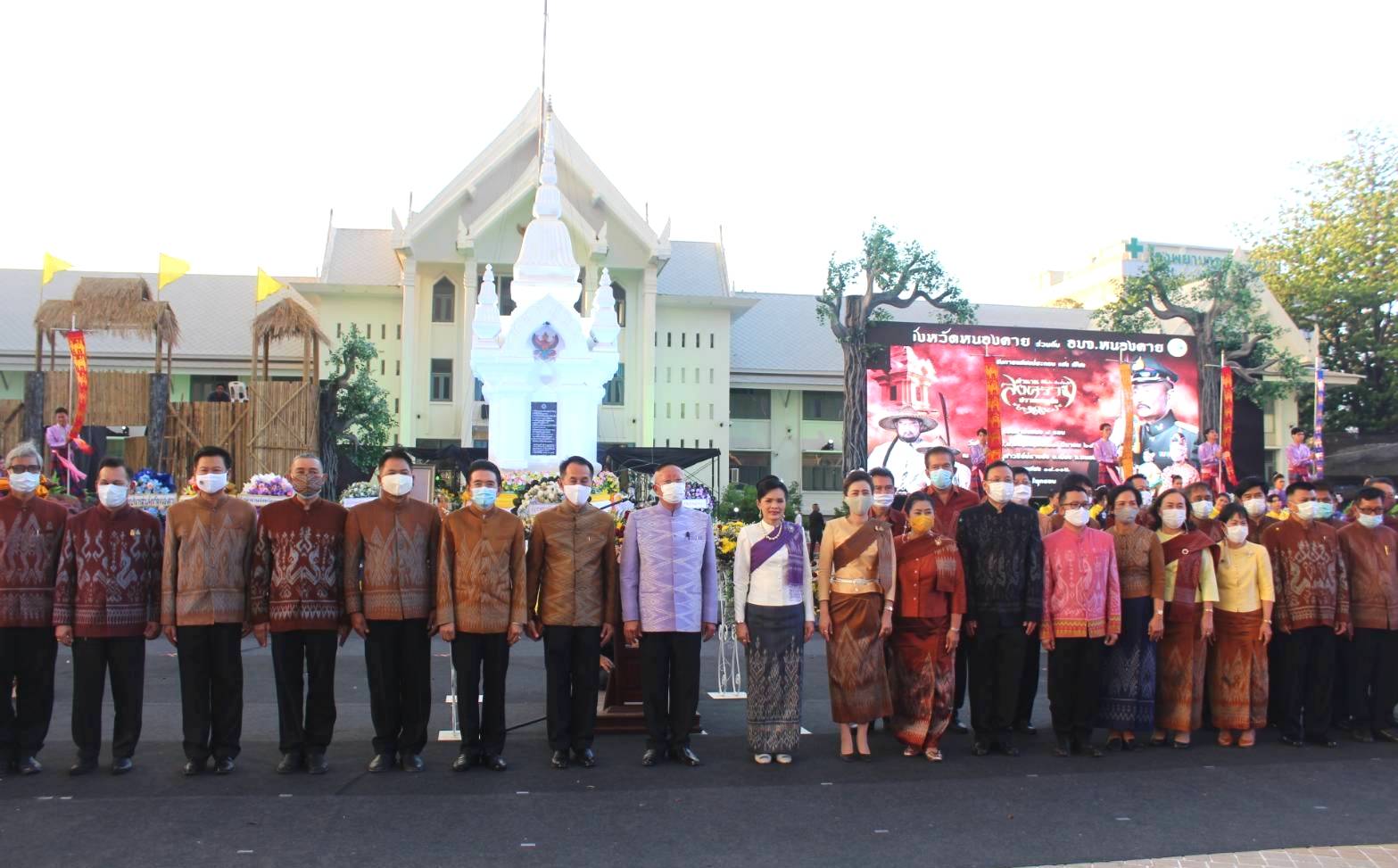 พช.หนองคาย จัดงาน แสดงและจำหน่ายผลิตภัณฑ์ OTOP จังหวัดหนองคาย ในงานฉลองอนุสาวรีย์ปราบฮ่อ ใต้ร่มพระบารมี 194 ปี เมืองหนองคาย และงานกาชาด จังหวัดหนองคาย พ.ศ. 2564