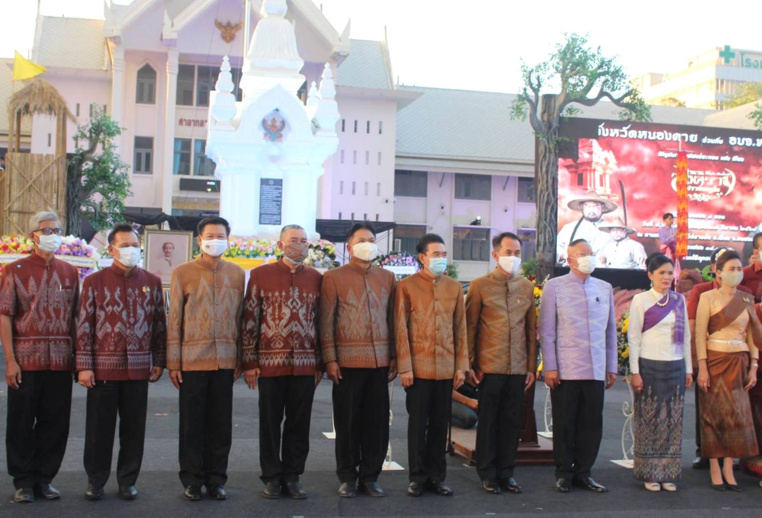 พช.หนองคาย จัดงาน แสดงและจำหน่ายผลิตภัณฑ์ OTOP จังหวัดหนองคาย ในงานฉลองอนุสาวรีย์ปราบฮ่อ ใต้ร่มพระบารมี 194 ปี เมืองหนองคาย และงานกาชาด จังหวัดหนองคาย พ.ศ. 2564