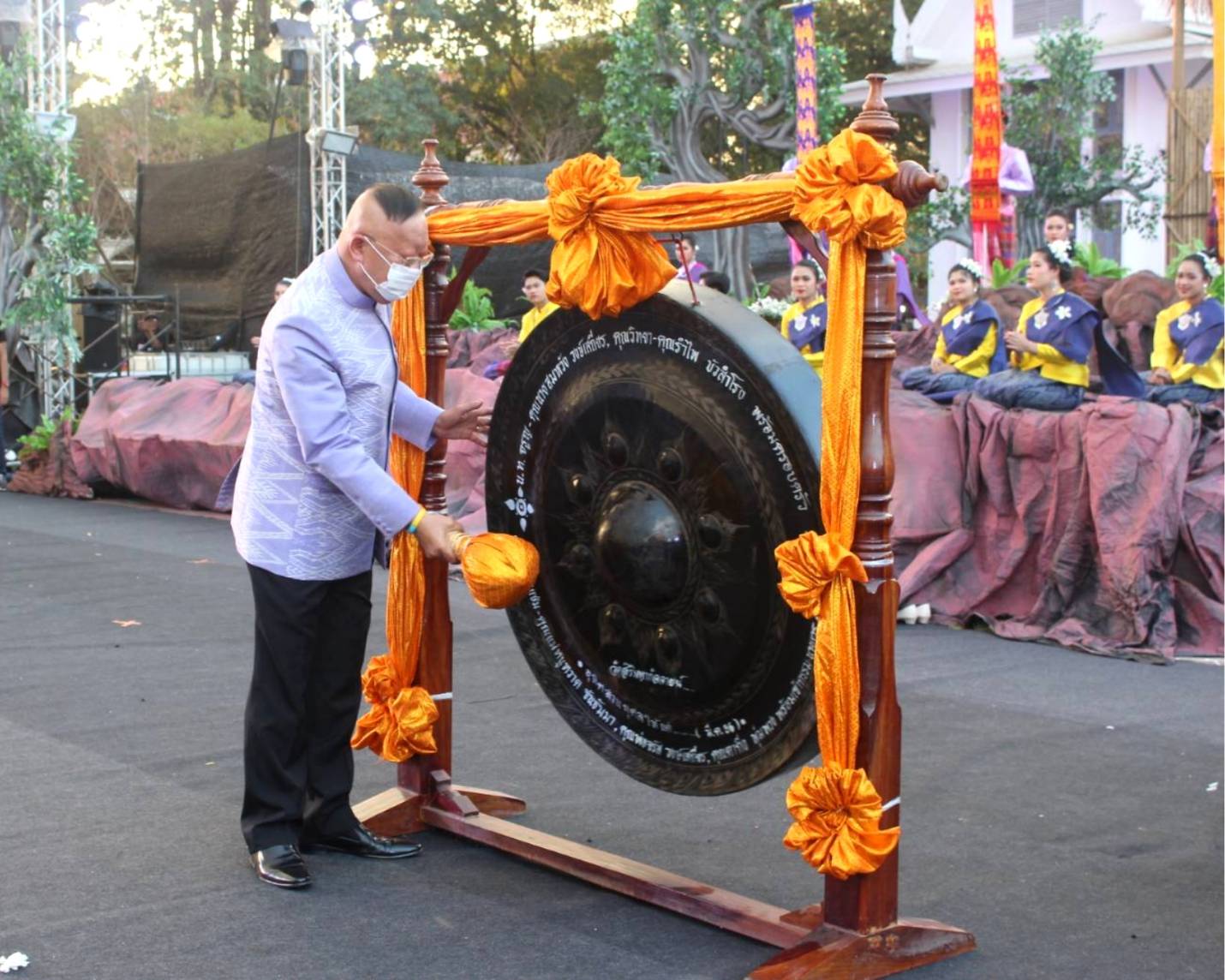พช.หนองคาย จัดงาน แสดงและจำหน่ายผลิตภัณฑ์ OTOP จังหวัดหนองคาย ในงานฉลองอนุสาวรีย์ปราบฮ่อ ใต้ร่มพระบารมี 194 ปี เมืองหนองคาย และงานกาชาด จังหวัดหนองคาย พ.ศ. 2564