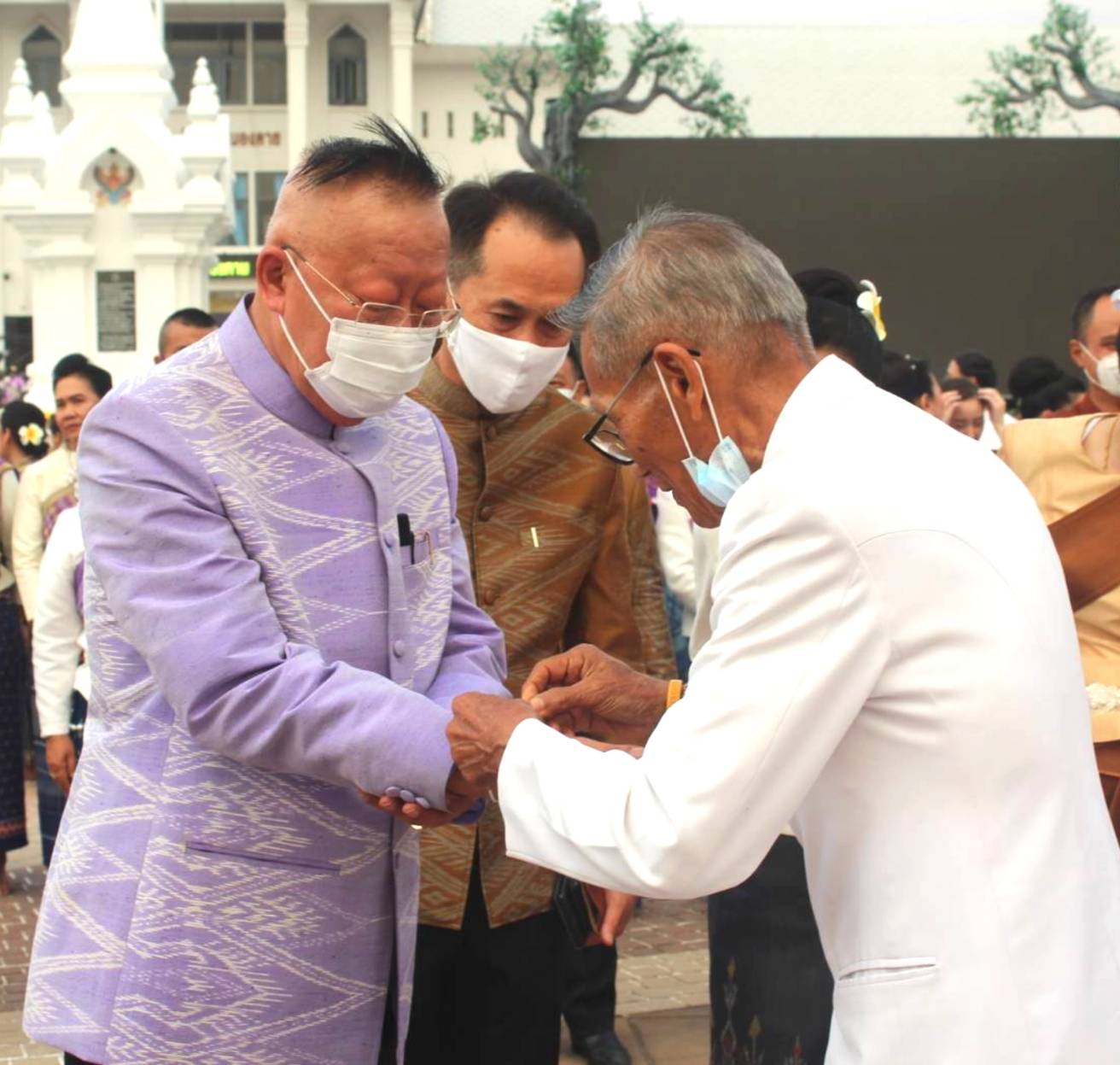 พช.หนองคาย จัดงาน แสดงและจำหน่ายผลิตภัณฑ์ OTOP จังหวัดหนองคาย ในงานฉลองอนุสาวรีย์ปราบฮ่อ ใต้ร่มพระบารมี 194 ปี เมืองหนองคาย และงานกาชาด จังหวัดหนองคาย พ.ศ. 2564