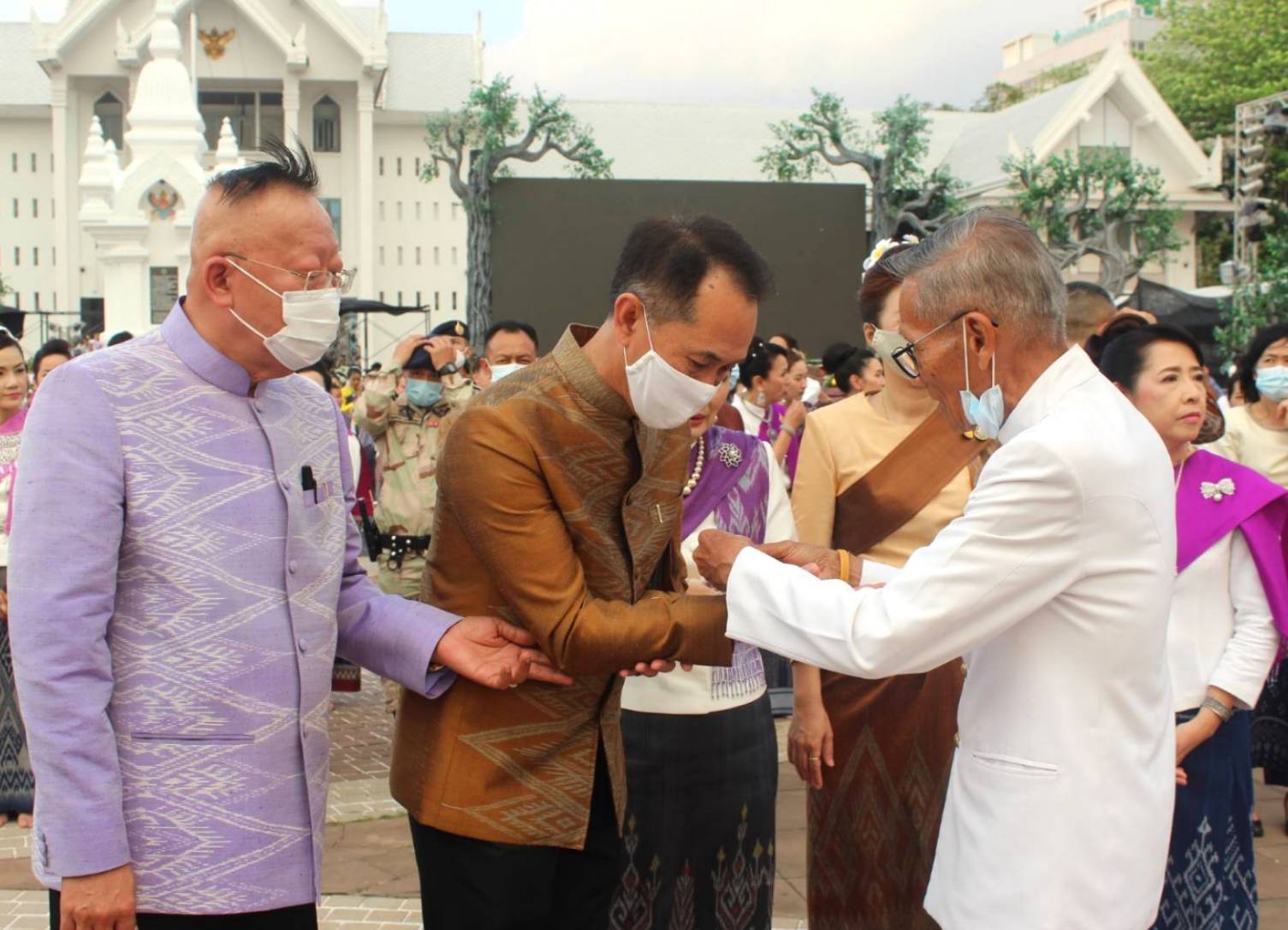 พช.หนองคาย จัดงาน แสดงและจำหน่ายผลิตภัณฑ์ OTOP จังหวัดหนองคาย ในงานฉลองอนุสาวรีย์ปราบฮ่อ ใต้ร่มพระบารมี 194 ปี เมืองหนองคาย และงานกาชาด จังหวัดหนองคาย พ.ศ. 2564