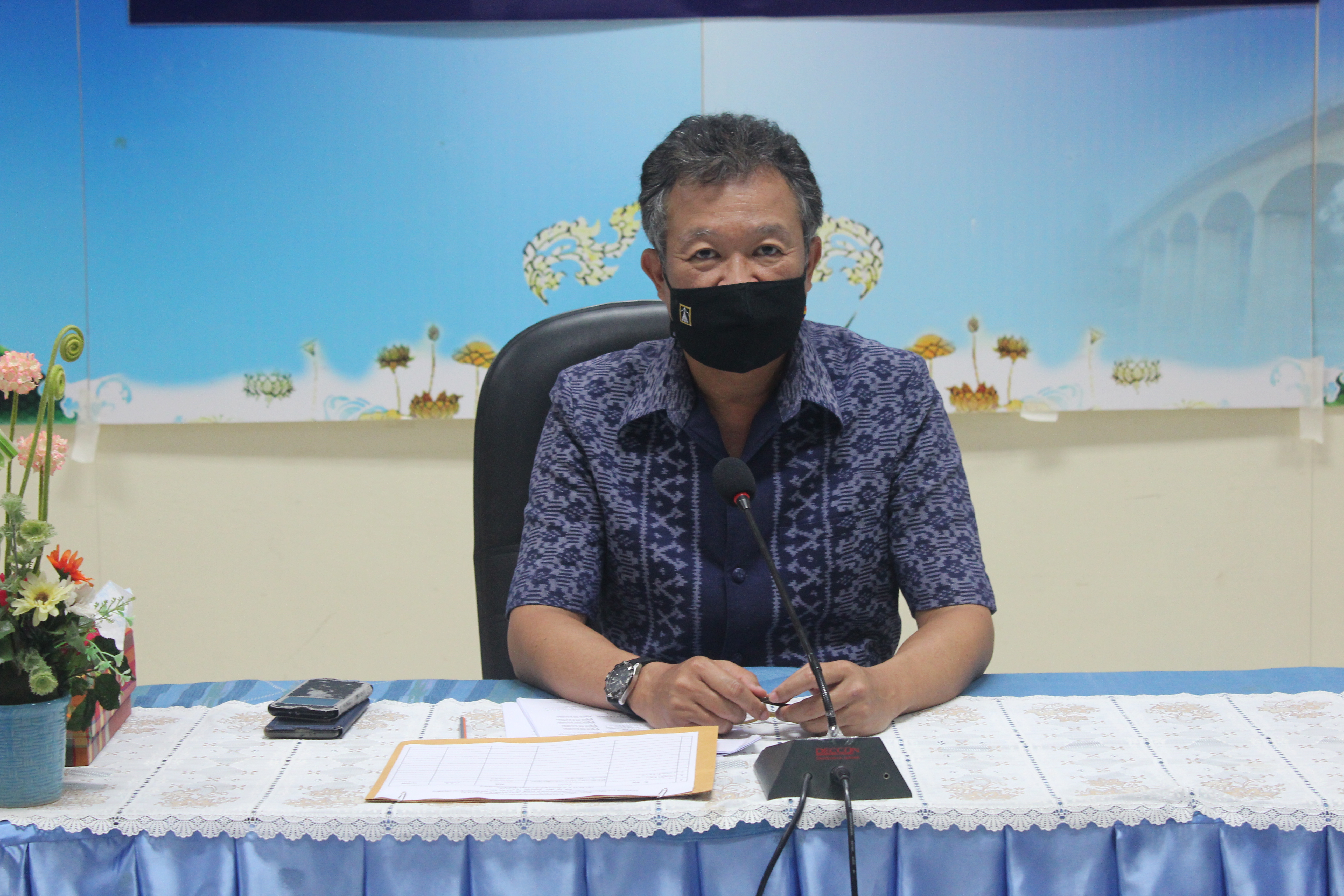 จังหวัดหนองคาย โดยสำนักงานพัฒนาชุมชนจังหวัดฯ จัดประชุมชี้แจงรายละเอียดเกี่ยวกับเงื่อนไขการประมูลสิทธิการเช่าอาคารราชพัสดุ ศูนย์แสดงและจำหน่ายผลิตภัณฑ์ OTOP จังหวัดหนองคาย (ศูนย์จำหน่ายสินค้าลุ่มน้ำโขงและบริการการท่องเที่ยว)