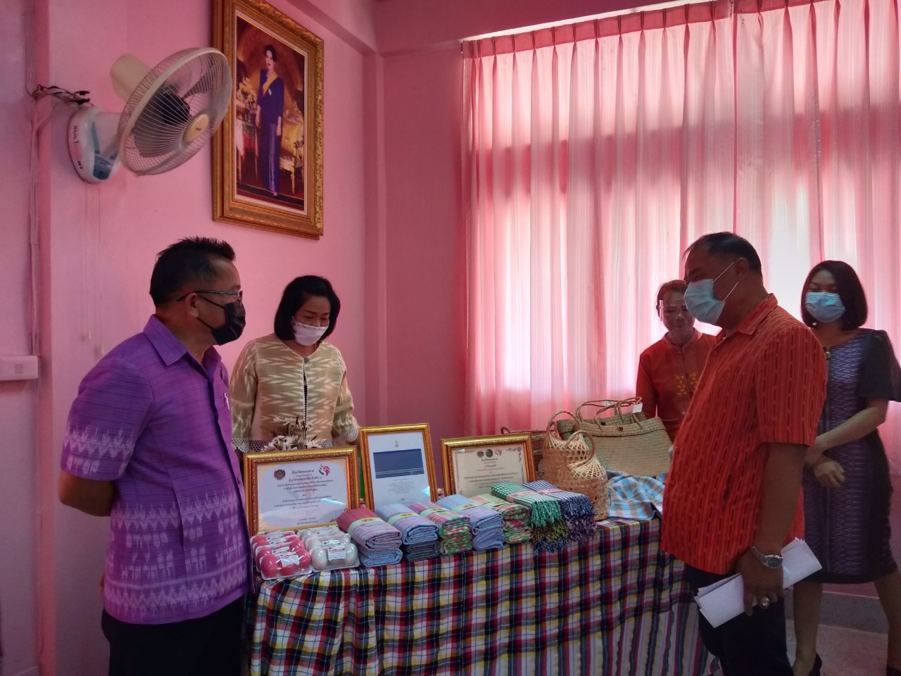 พช.หนองคาย พร้อม คณะกรรมการคัดเลือกคนกองทุนพัฒนาบทบาทสตรีดีเด่น ระดับจังหวัด ประจำปี 2564 ลงพื้นที่เพื่อคัดสรรคนกองทุนพัฒนาบทบาทสตรีดีเด่น ระดับจังหวัด ในพื้นที่ อำเภอรัตนวาปี และ อำเภอโพนพิสัย จังหวัดหนองคาย