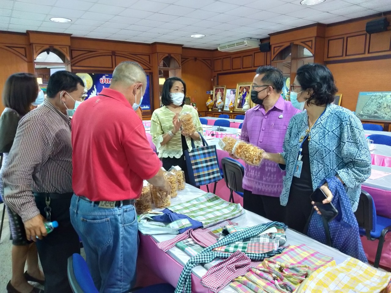 พช.หนองคาย พร้อม คณะกรรมการคัดเลือกคนกองทุนพัฒนาบทบาทสตรีดีเด่น ระดับจังหวัด ประจำปี 2564 ลงพื้นที่เพื่อคัดสรรคนกองทุนพัฒนาบทบาทสตรีดีเด่น ระดับจังหวัด ในพื้นที่ อำเภอรัตนวาปี และ อำเภอโพนพิสัย จังหวัดหนองคาย