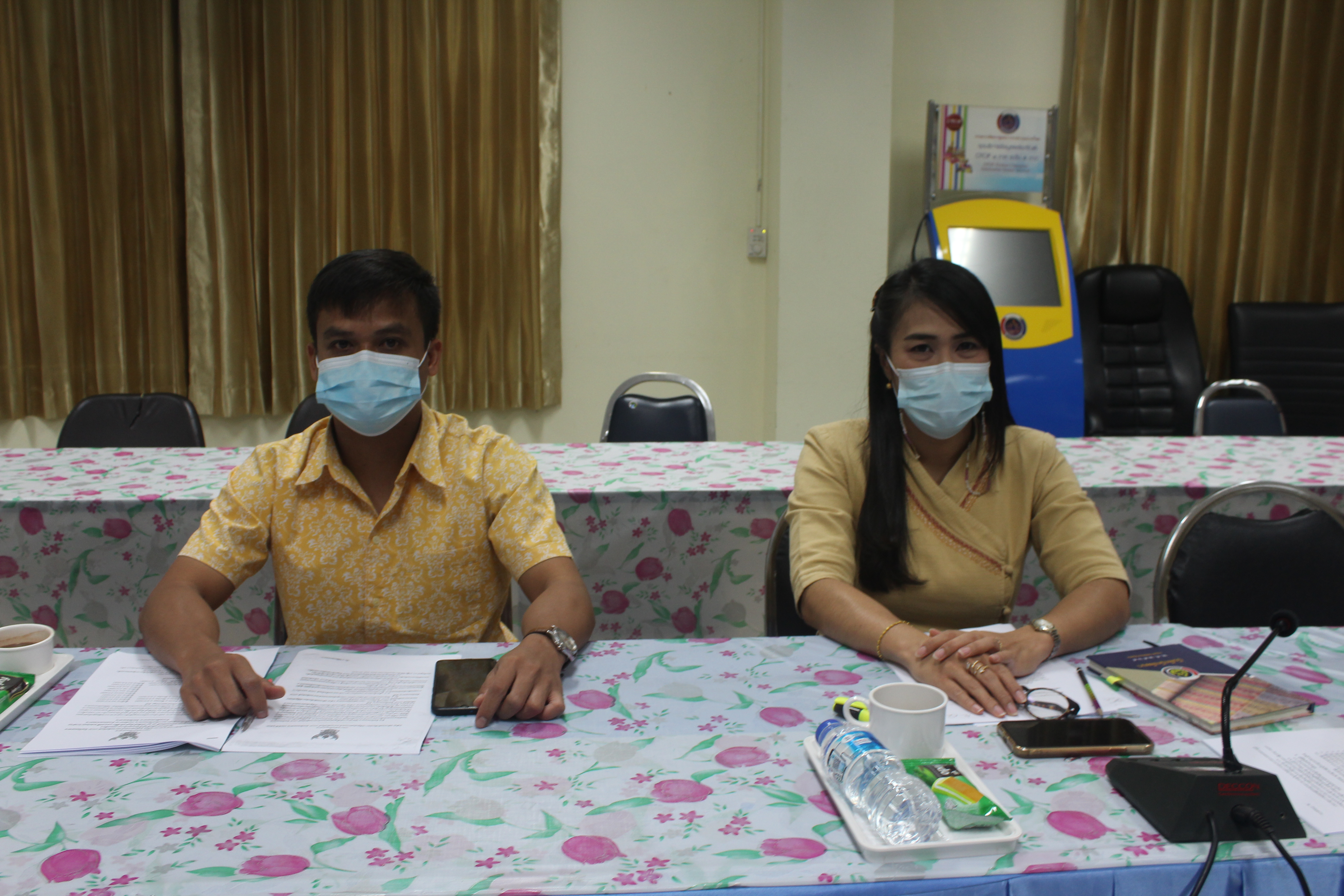 จังหวัดหนองคาย โดยสำนักงานพัฒนาชุมชนจังหวัดฯ จัดประชุมชี้แจงรายละเอียดเกี่ยวกับเงื่อนไขการประมูลสิทธิการเช่าอาคารราชพัสดุ ศูนย์แสดงและจำหน่ายผลิตภัณฑ์ OTOP จังหวัดหนองคาย (ศูนย์จำหน่ายสินค้าลุ่มน้ำโขงและบริการการท่องเที่ยว)