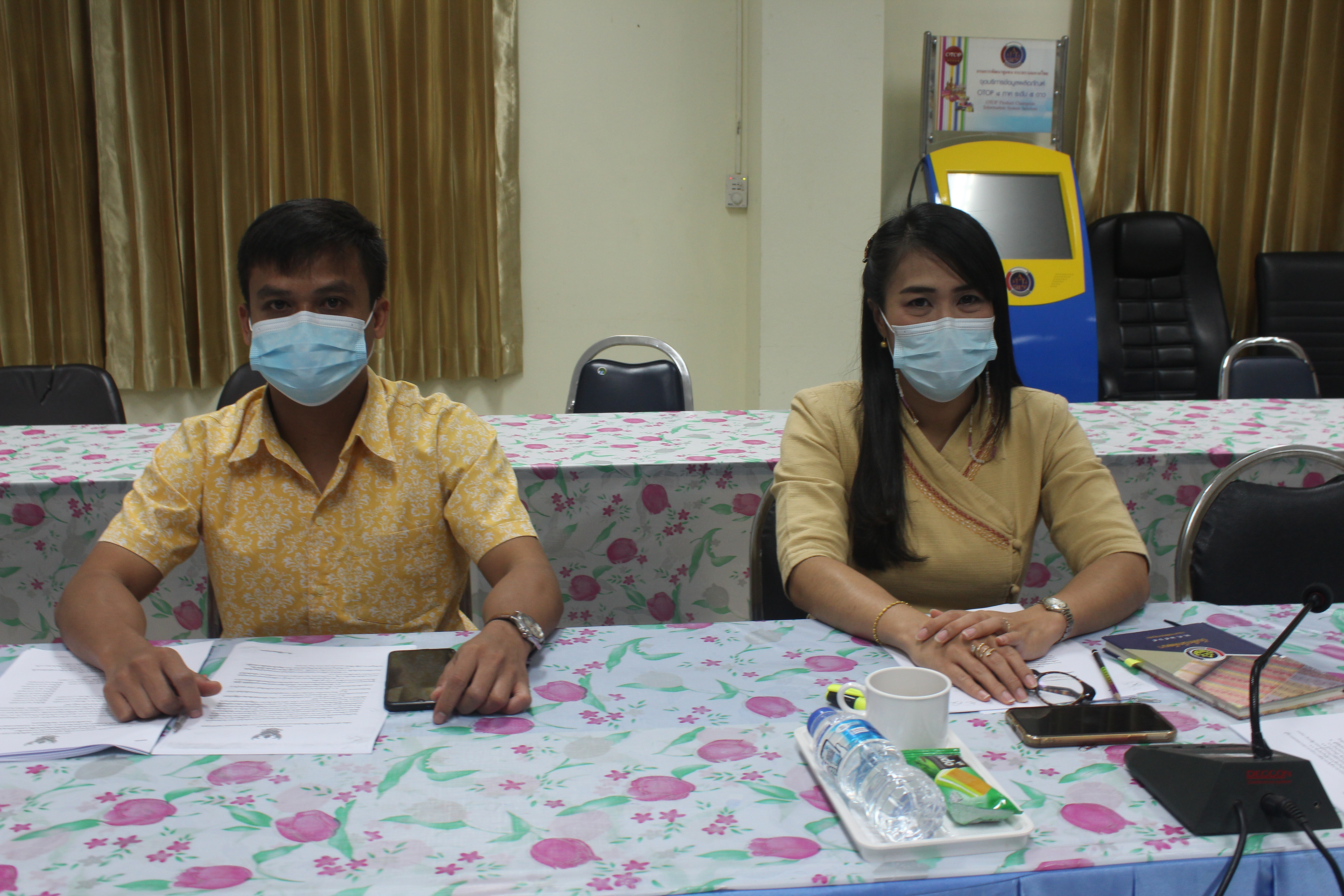 จังหวัดหนองคาย โดยสำนักงานพัฒนาชุมชนจังหวัดฯ จัดประชุมชี้แจงรายละเอียดเกี่ยวกับเงื่อนไขการประมูลสิทธิการเช่าอาคารราชพัสดุ ศูนย์แสดงและจำหน่ายผลิตภัณฑ์ OTOP จังหวัดหนองคาย (ศูนย์จำหน่ายสินค้าลุ่มน้ำโขงและบริการการท่องเที่ยว)