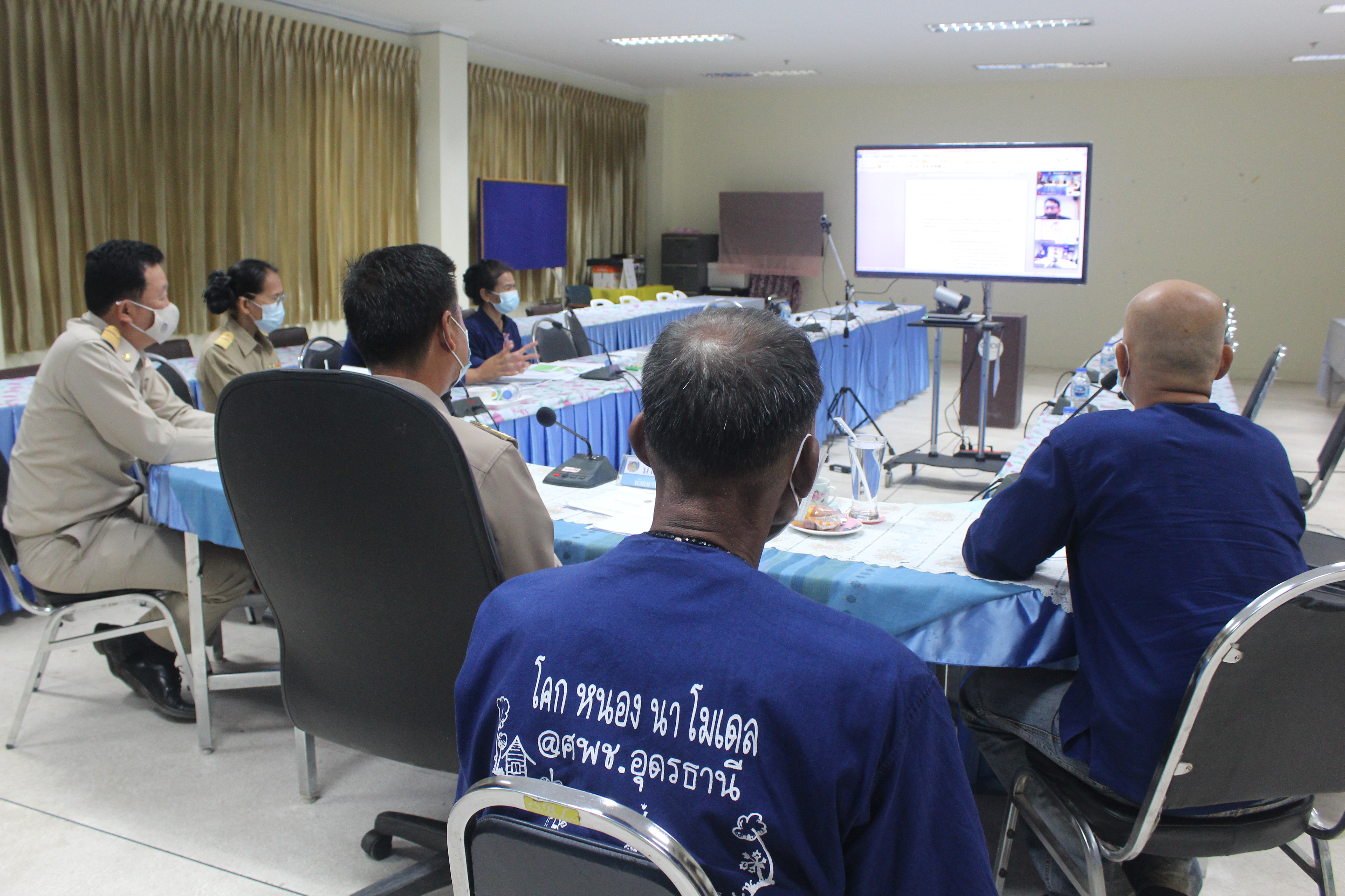 พช.หนองคาย ร่วมประชุมติดตามความก้าวหน้าโครงการพัฒนาพื้นที่ต้นแบบการพัฒนาคุณภาพชีวิตตามหลักทฤษฏีใหม่ ประยุกต์สู่ “โคก หนอง นา โมเดล ” ของกรมการพัฒนาชุมชน กระทรวงมหาดไทย พื้นที่จังหวัดอุดรธานี และ จังหวัดหนองคาย ผ่านระบบการประชุมทางไกล Teleconference