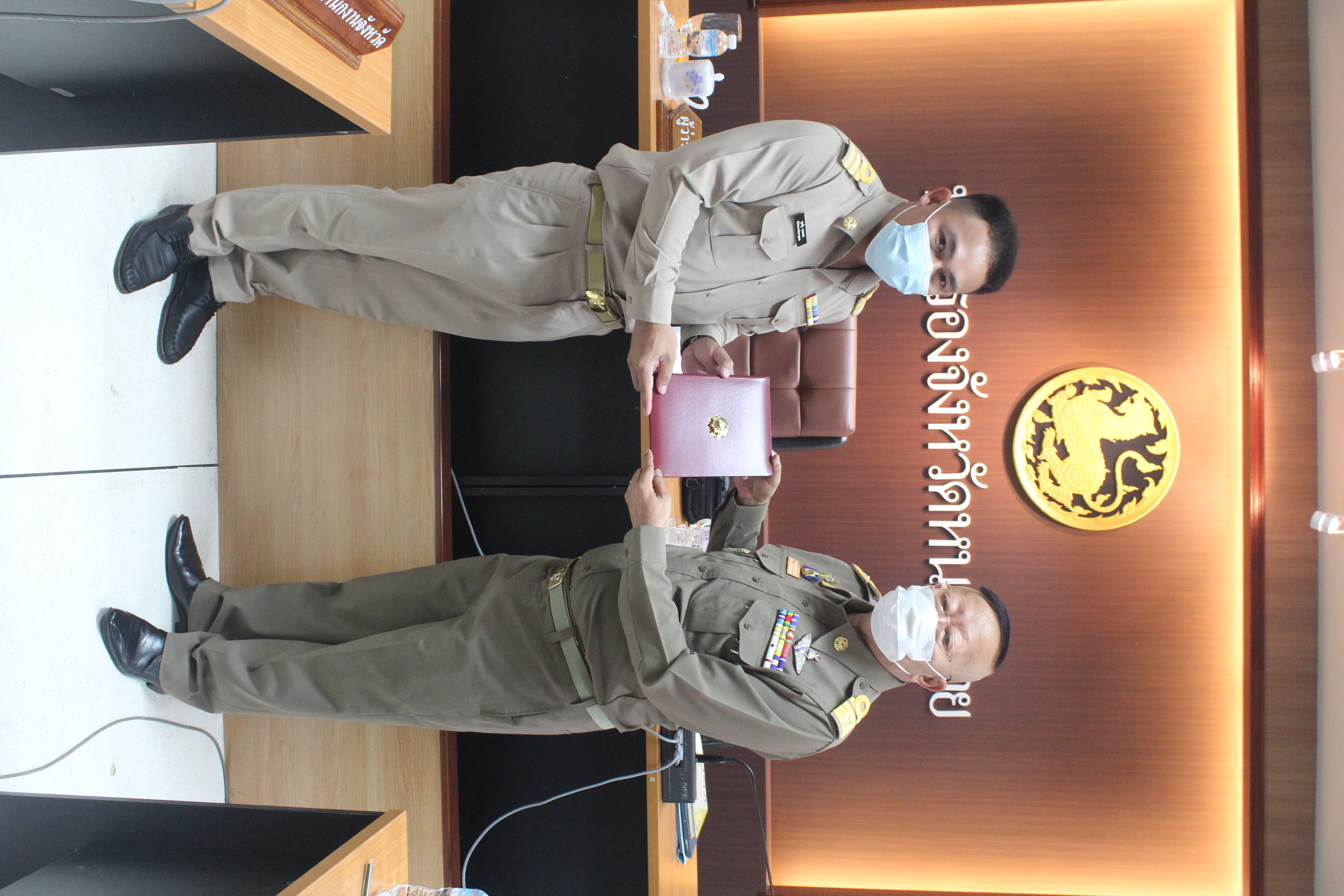 ผู้ว่าราชการจังหวัดหนองคายมอบวุฒิบัตรและเข็มวิทยฐานะแก่ผู้ผ่านการฝึกอบรมหลักสูตรพัฒนากรก่อนประจำการ รุ่นที่ 114 จำนวน 4 ราย