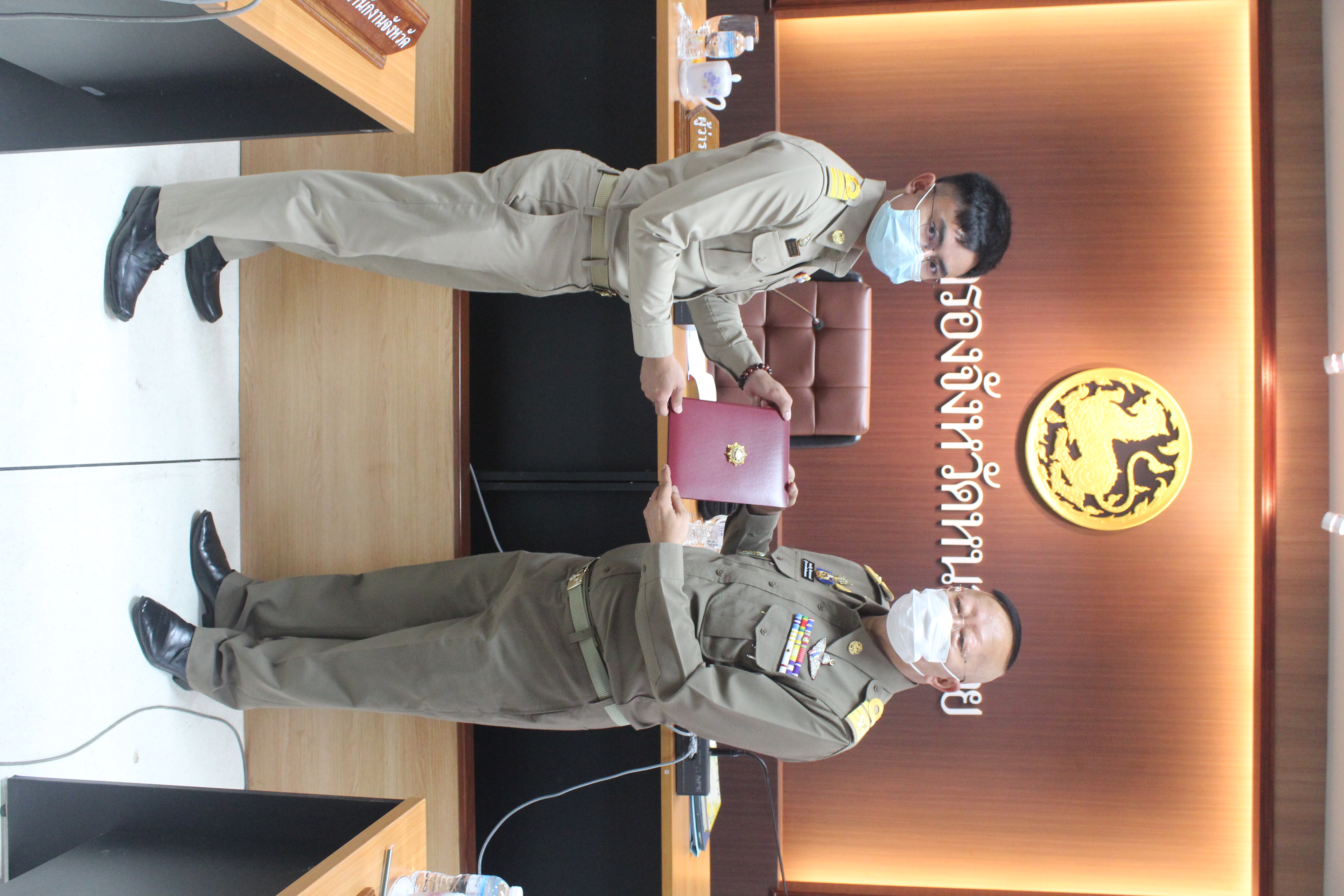 ผู้ว่าราชการจังหวัดหนองคายมอบวุฒิบัตรและเข็มวิทยฐานะแก่ผู้ผ่านการฝึกอบรมหลักสูตรพัฒนากรก่อนประจำการ รุ่นที่ 114 จำนวน 4 ราย