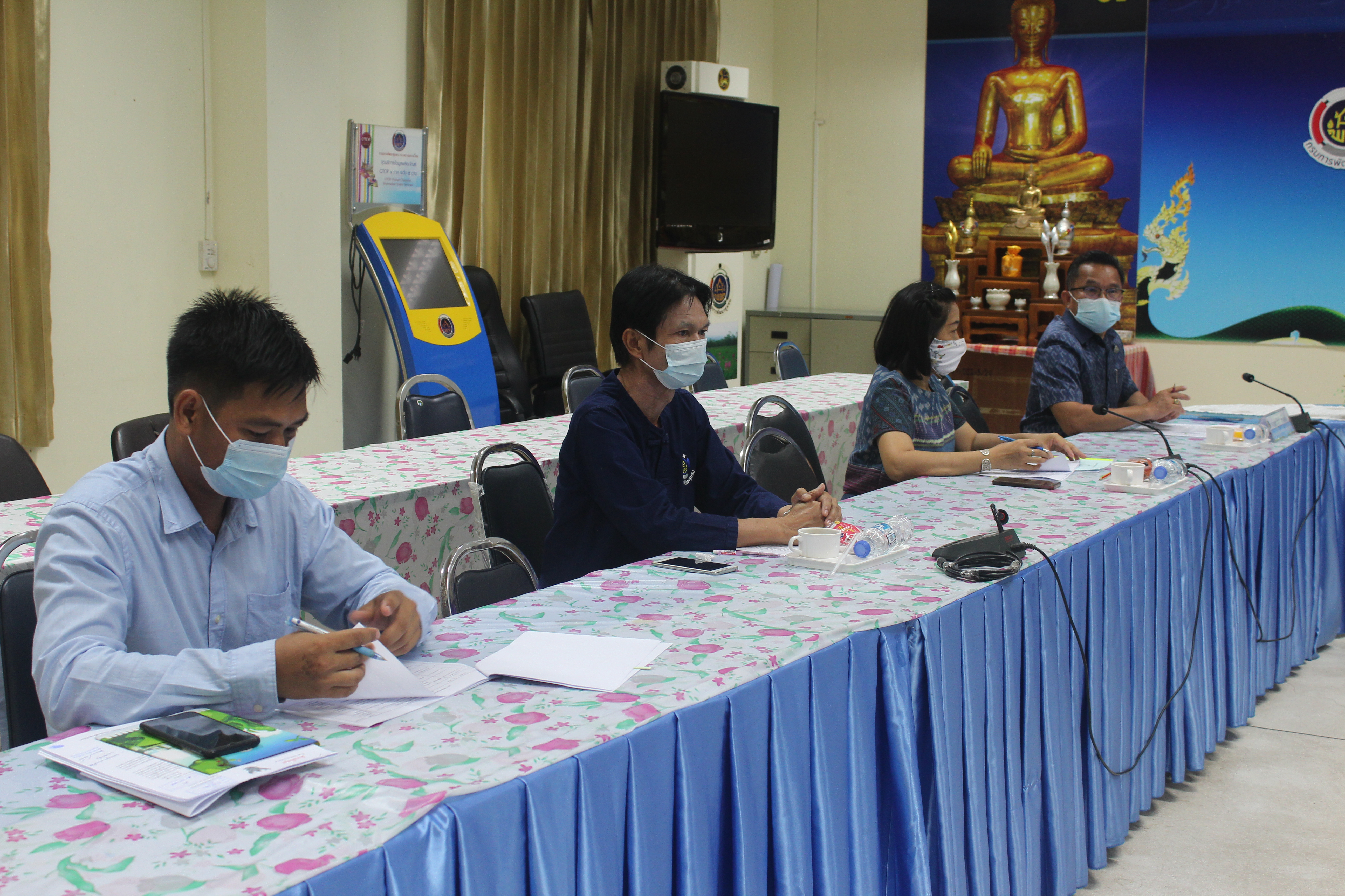 พช.หนองคาย ประชุมคณะกรรมการคัดเลือกคนกองทุนพัฒนาบทบาทสตรีดีเด่น ระดับจังหวัด ประจำปี 2564