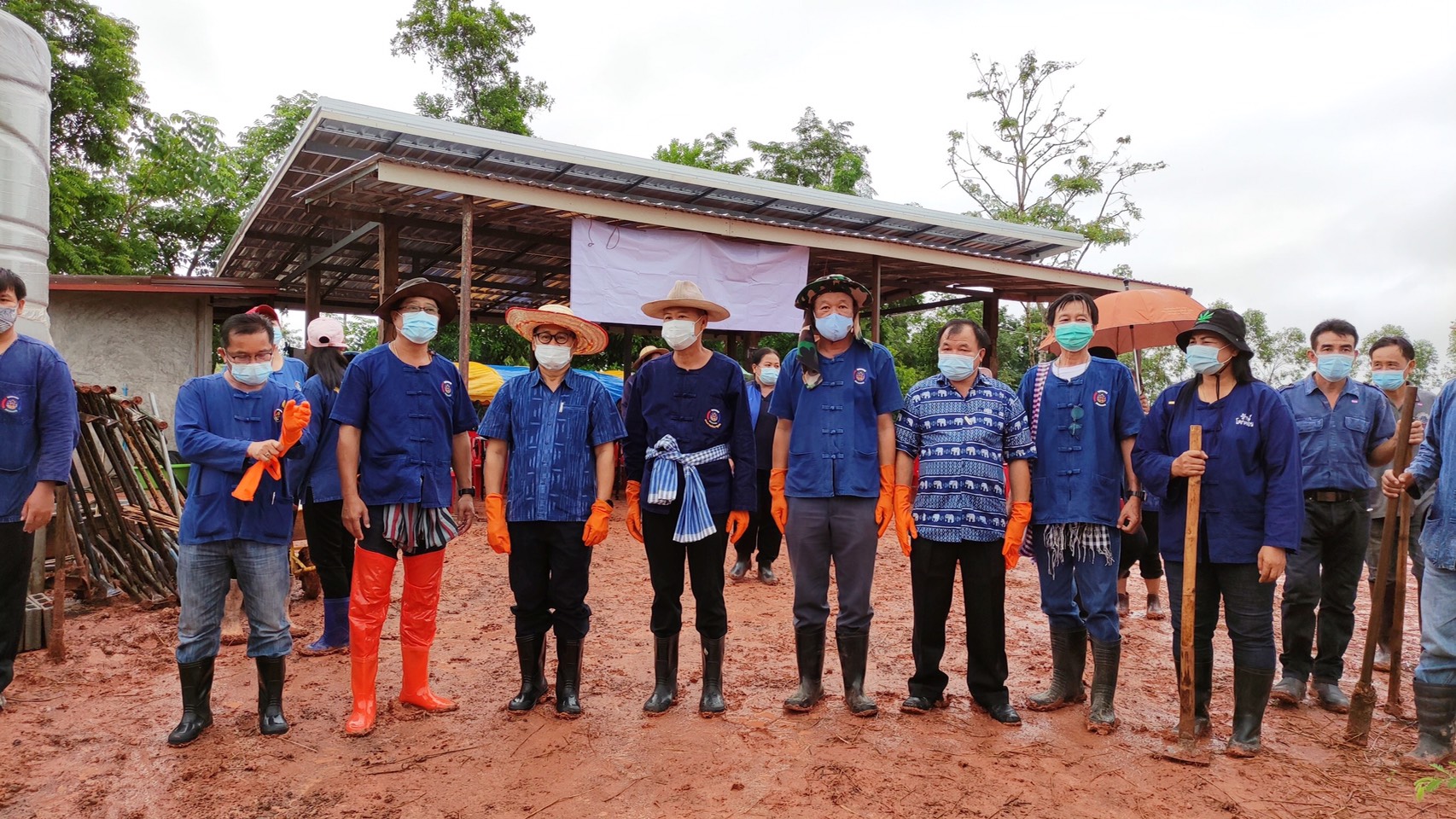 พช.หนองคาย ดำเนินกิจกรรมเอามื้อสามัคคี “โคก หนอง นา โมเดล”