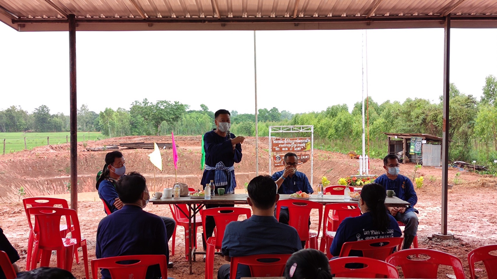 พช.หนองคาย ดำเนินกิจกรรมเอามื้อสามัคคี “โคก หนอง นา โมเดล”