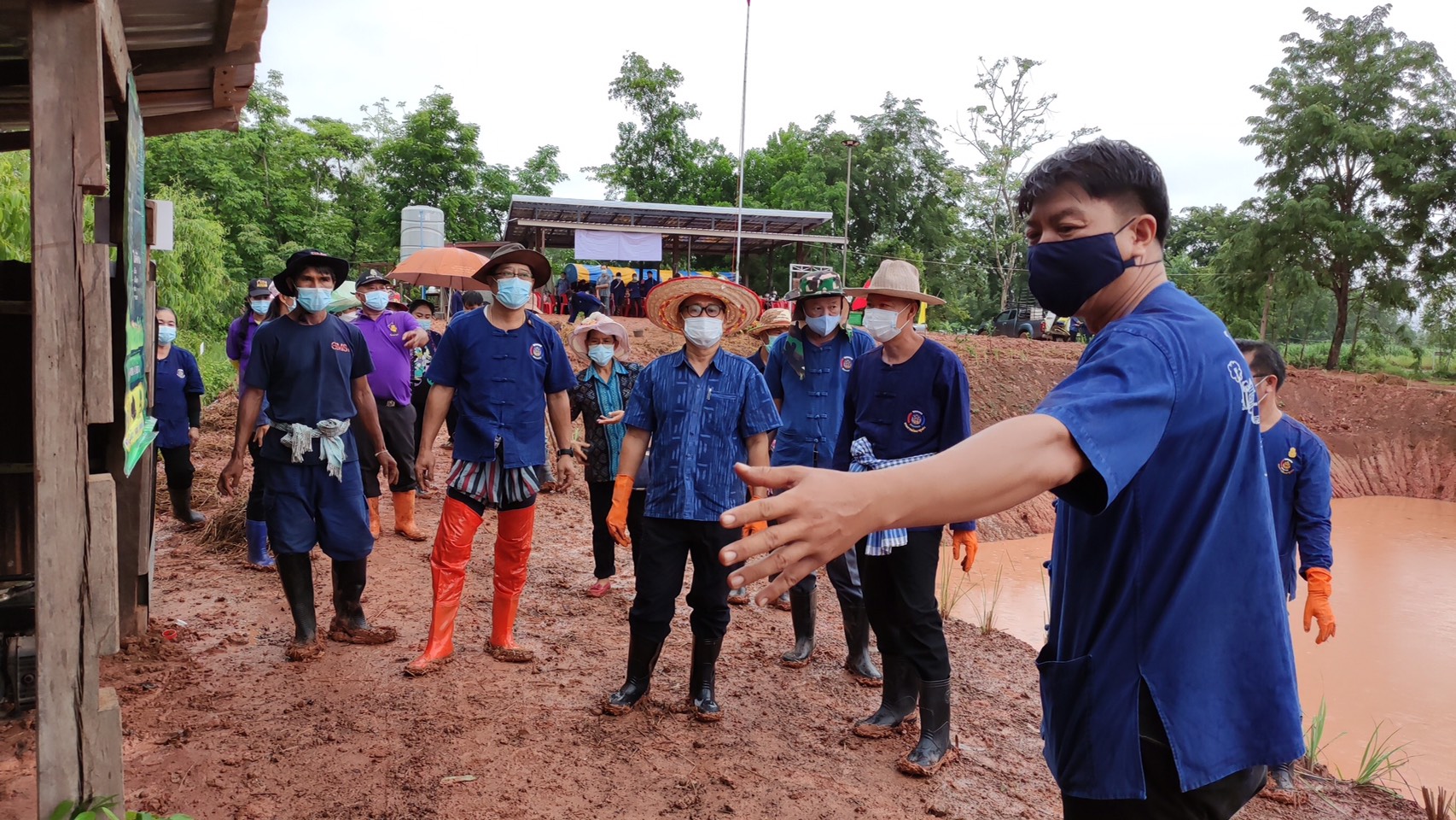 พช.หนองคาย ดำเนินกิจกรรมเอามื้อสามัคคี “โคก หนอง นา โมเดล”