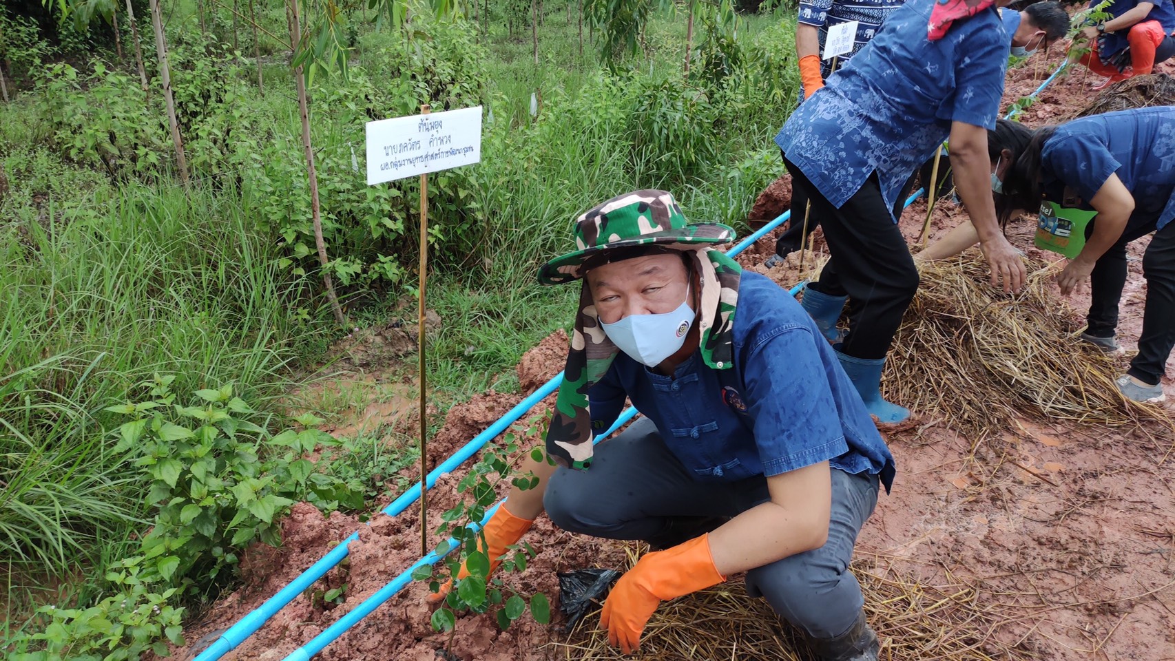 พช.หนองคาย ดำเนินกิจกรรมเอามื้อสามัคคี “โคก หนอง นา โมเดล”