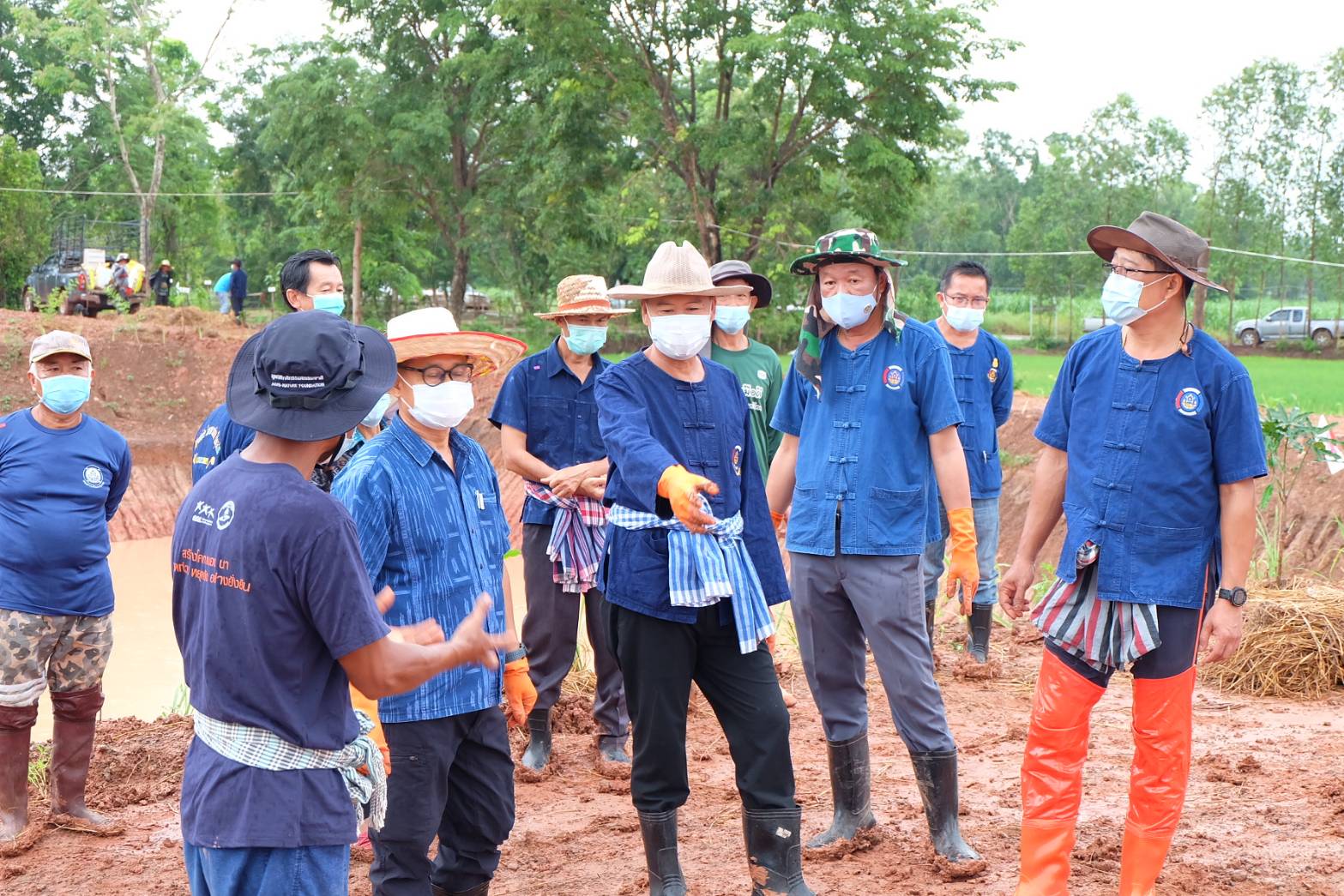 พช.หนองคาย ดำเนินกิจกรรมเอามื้อสามัคคี “โคก หนอง นา โมเดล”