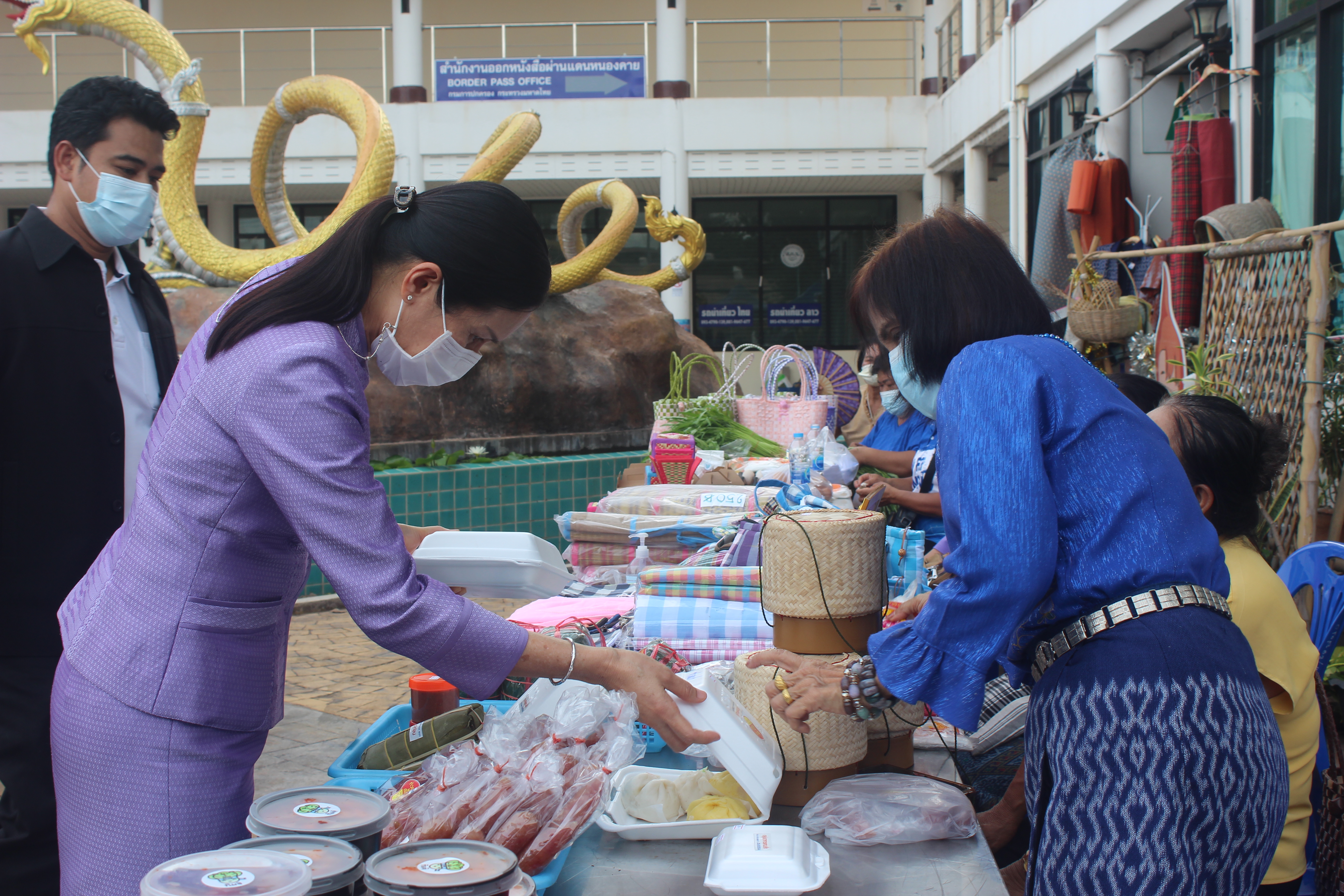 จังหวัดหนองคาย จัดตลาดชุมชน คนหนองคาย ร่วมใจฝ่าวิกฤตไปด้วยกัน