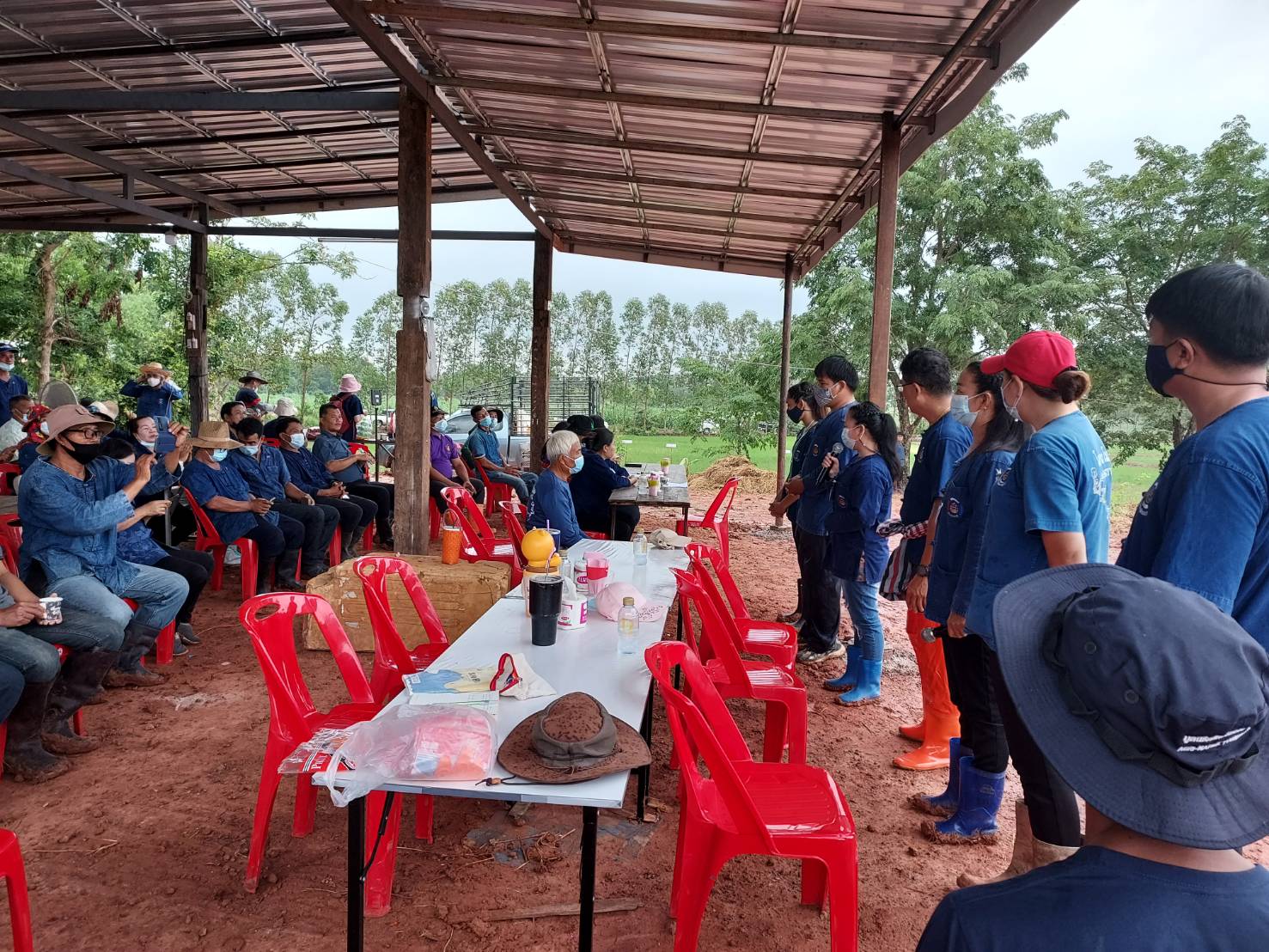 พช.หนองคาย ดำเนินกิจกรรมเอามื้อสามัคคี “โคก หนอง นา โมเดล”
