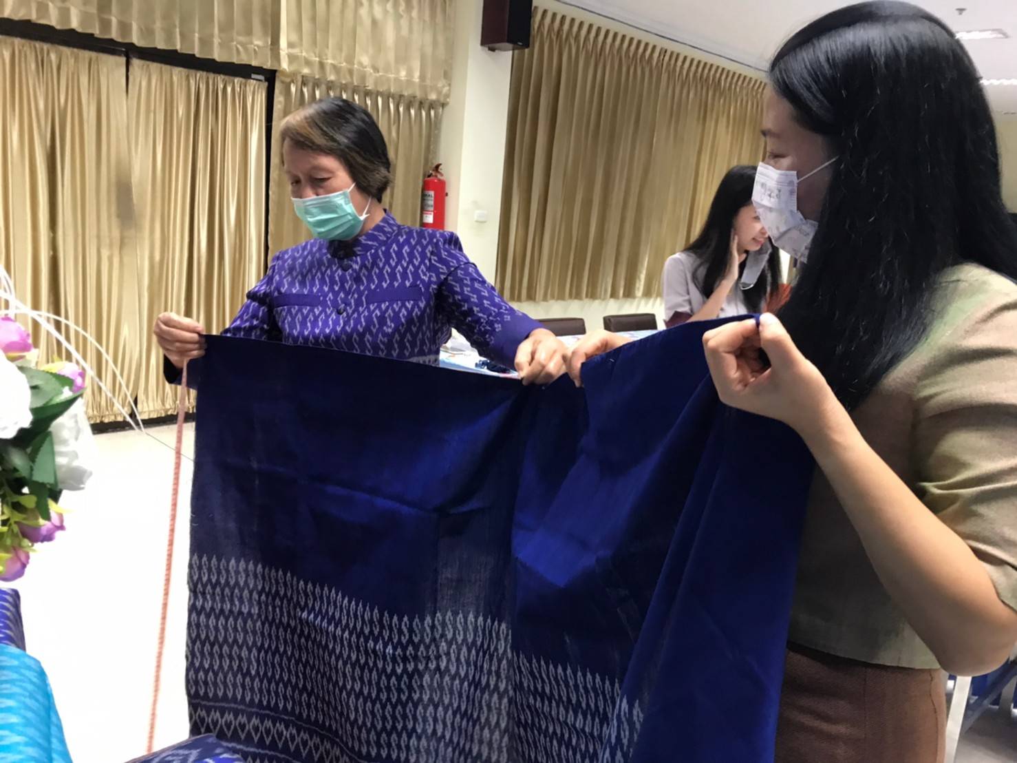 พช.หนองคาย เตรียมความพร้อมส่งผ้าเข้าร่วมกิจกรรมการประกวดลายผ้าพระราชทาน “ผ้าลายขอเจ้าฟ้าสิริวัณณวรีฯ” ระดับภาคตะวันออกเฉียงเหนือ ณ จังหวัดอุดรธานี