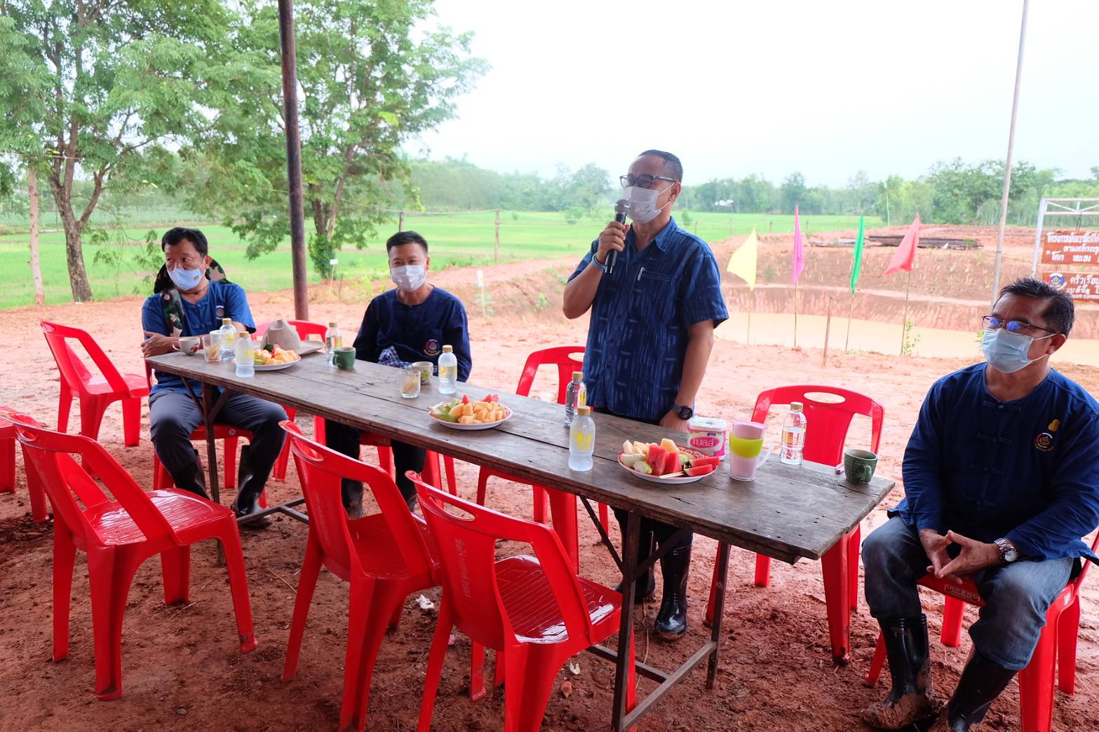พช.หนองคาย ดำเนินกิจกรรมเอามื้อสามัคคี “โคก หนอง นา โมเดล”