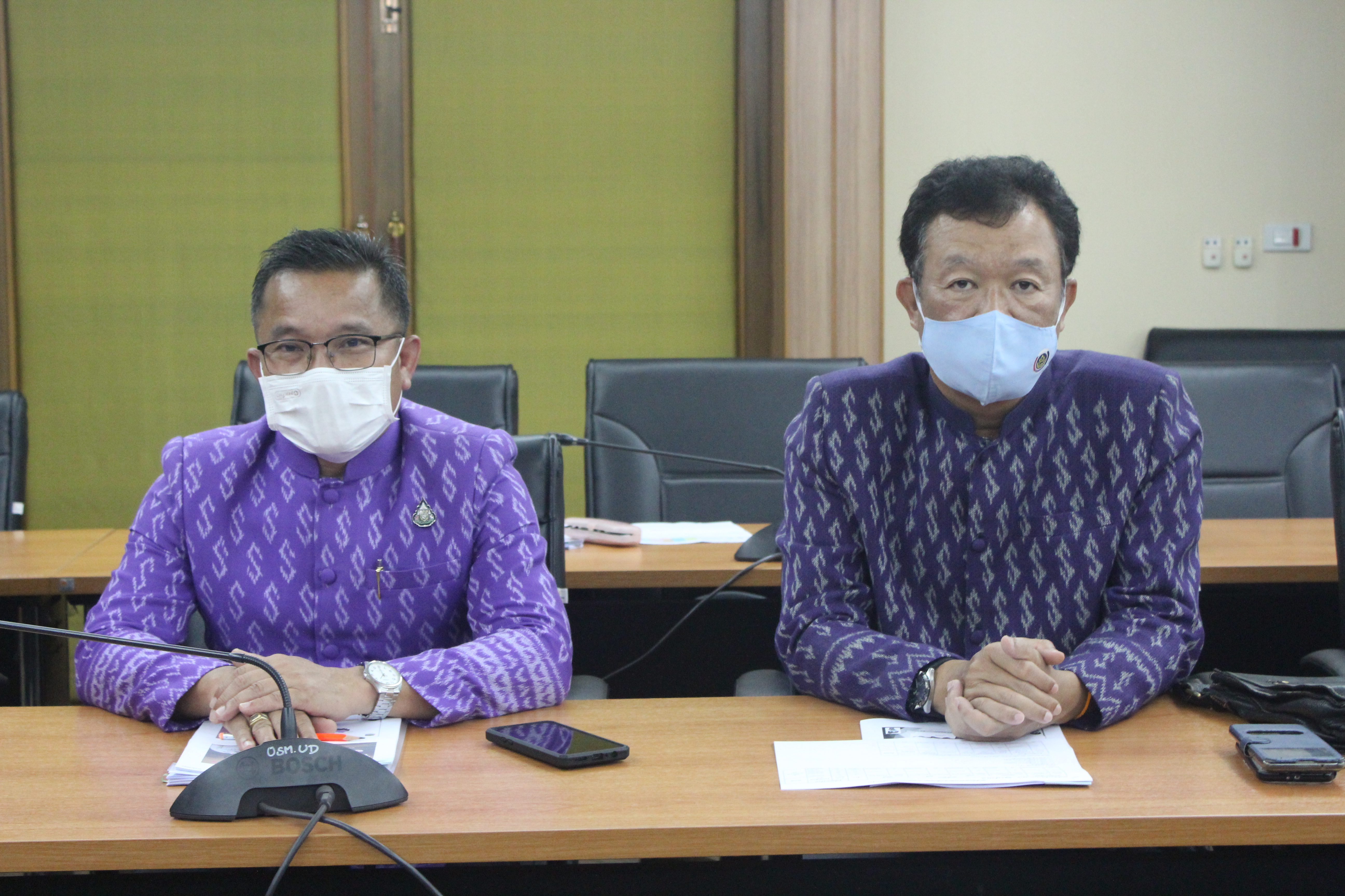 พช.หนองคาย ร่วมกับผู้ตรวจราชการกรมปฏิบัติหน้าที่ผู้อำนวยการสำนักงานกองทุนพัฒนาบทบาทสตรีและคณะ ประชุมติดตามการขับเคลื่อนกองทุนพัฒนาบทบาทสตรีและการบริหารจัดการหนี้กองทุนพัฒนาบทบาทสตรี