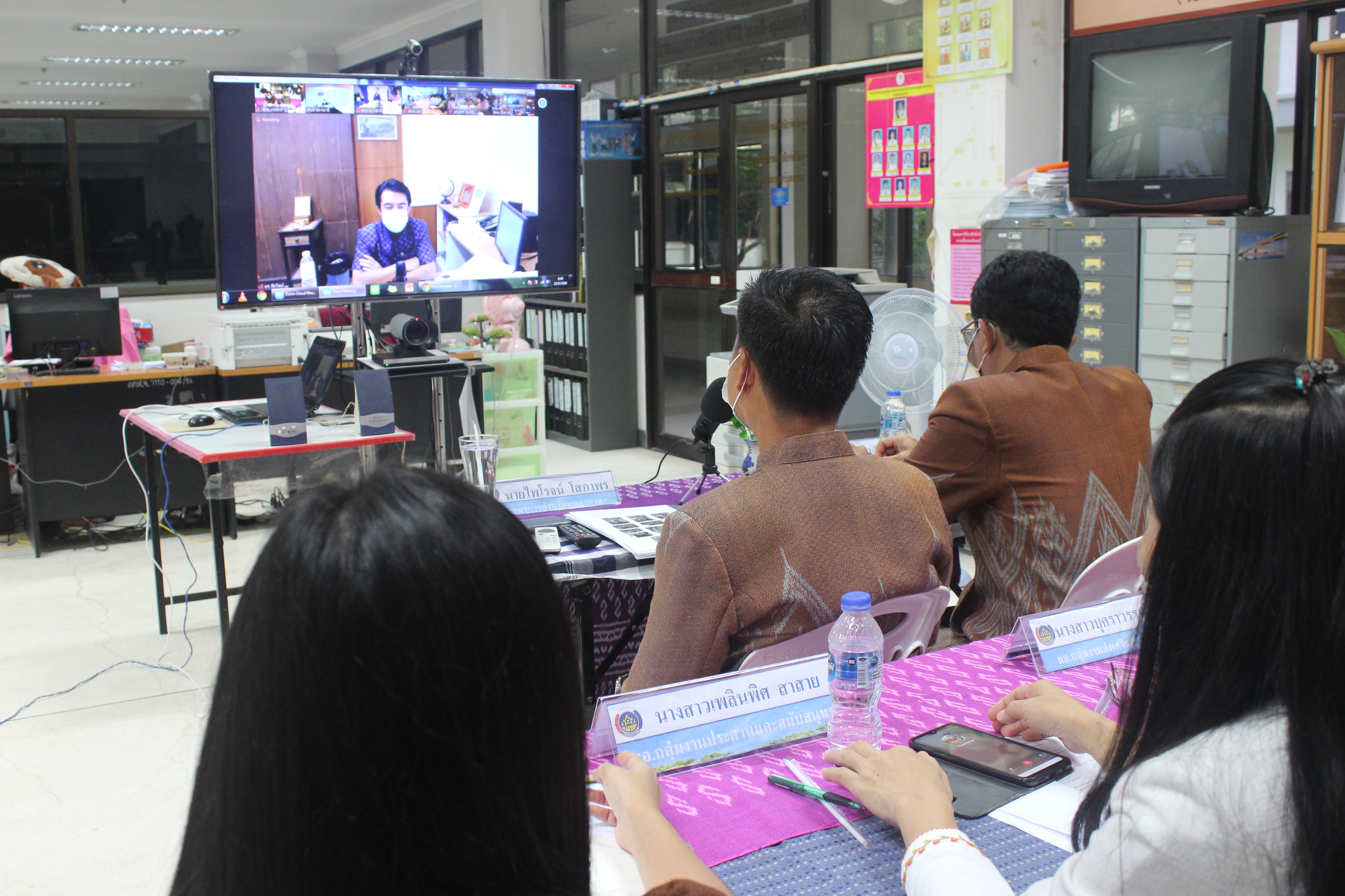พช.หนองคาย ร่วมประชุมติดตามผลการดำเนินงานของหน่วยรับตรวจรายไตรมาส ไตรมาสที่ 3 สำนักตรวจราชการ กรมการพัฒนาชุมชน เขตตรวจราชการที่ 10 กลุ่มจังหวัดภาคตะวันออกเฉียงเหนือตอนบน 1 ผ่านระบบห้องประชุมออนไลน์ (ระบบ Zoom)