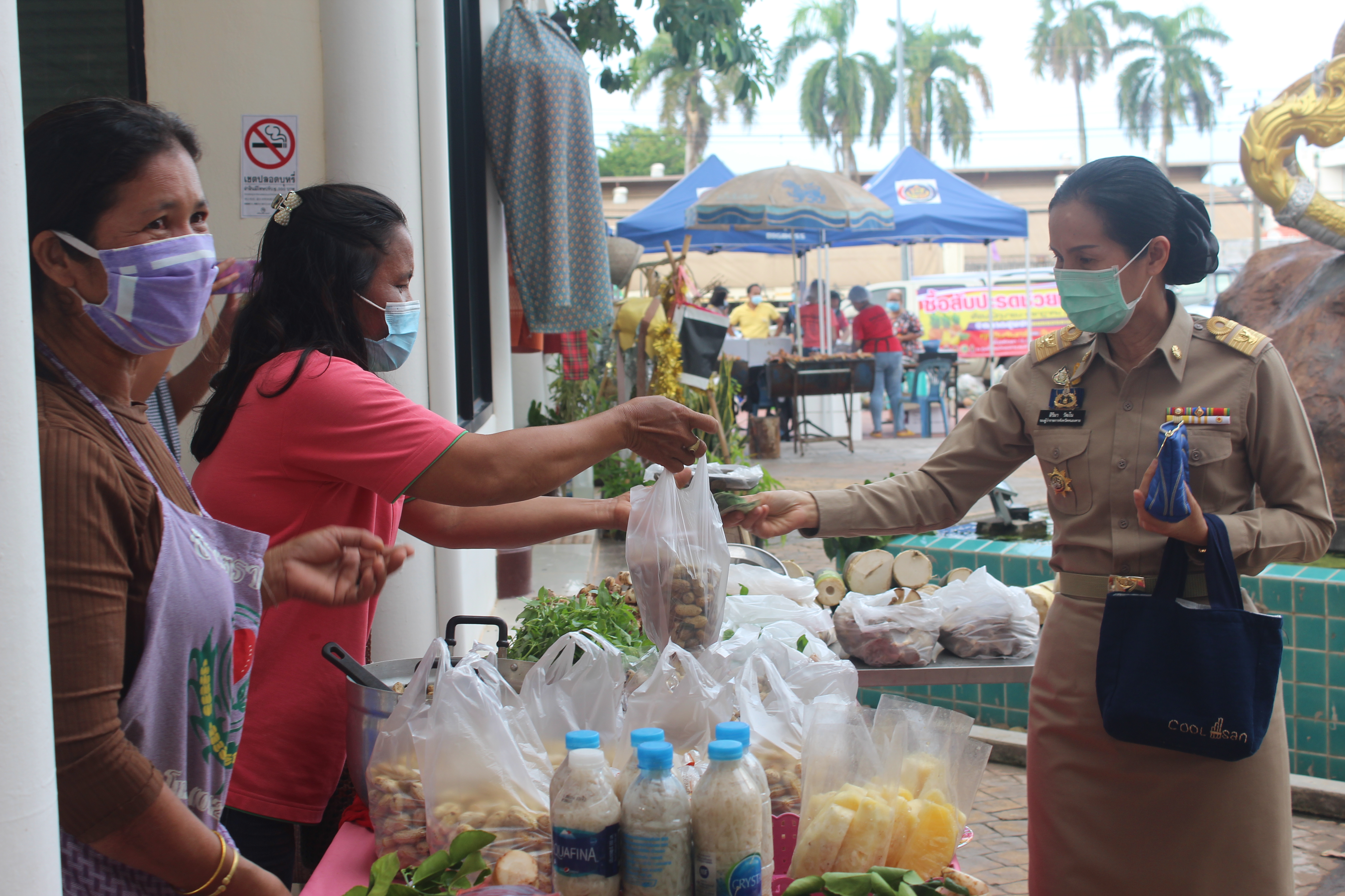 จังหวัดหนองคาย จัดตลาดชุมชน คนหนองคาย ร่วมใจฝ่าวิกฤตไปด้วยกัน