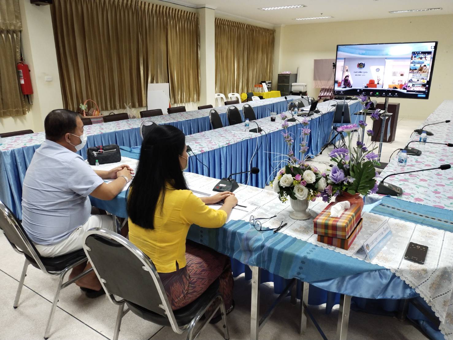 พช.หนองคาย ร่วมประชุมติดตามการขับเคลื่อนการดำเนินงานศูนย์กลางการซื้อขายเส้นไหมนครชัยบุรินทร์ ระบบประชุมทางไกล (Zoom Meetings)