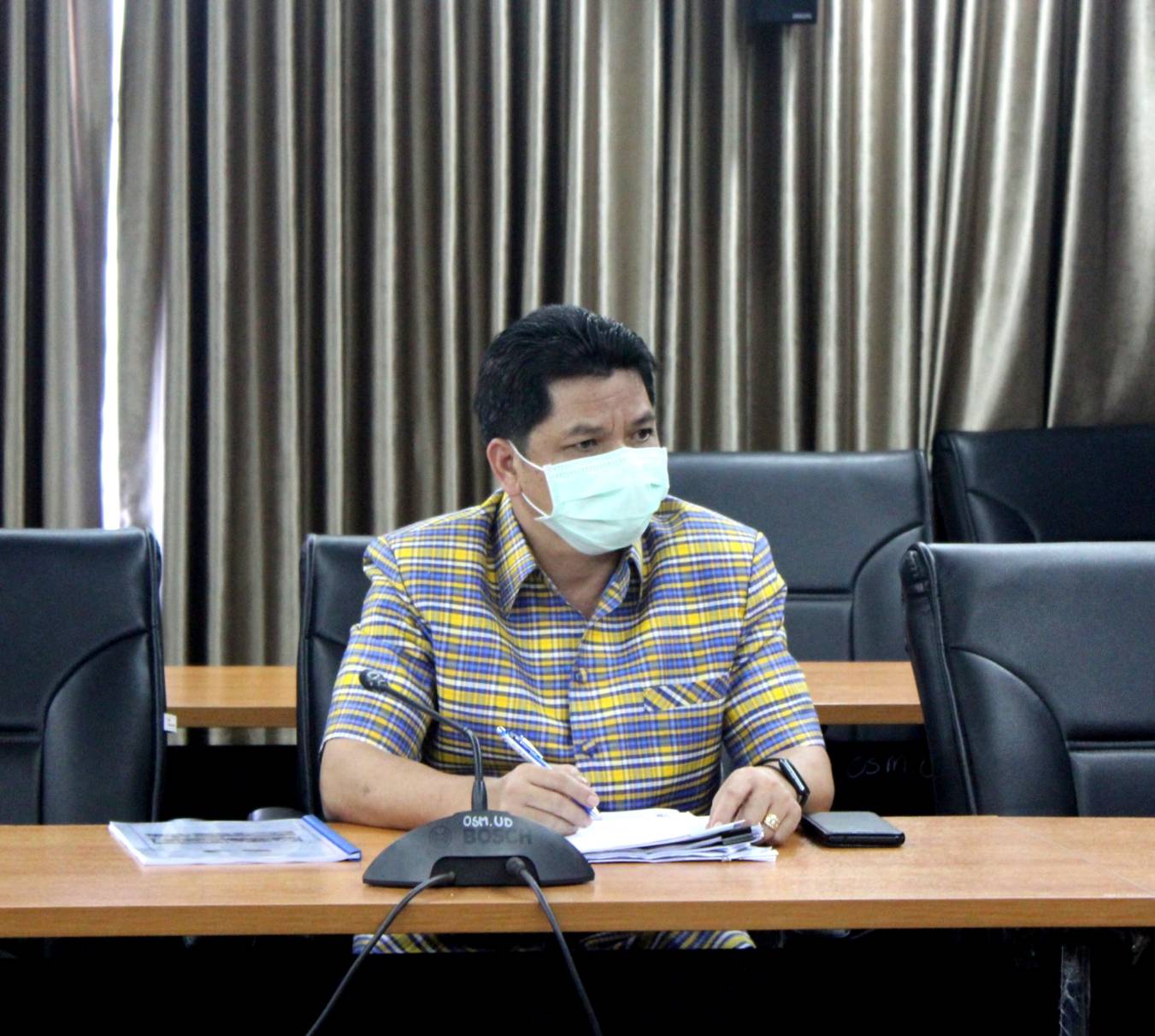 พช.หนองคาย ร่วมกับผู้ตรวจราชการกรมปฏิบัติหน้าที่ผู้อำนวยการสำนักงานกองทุนพัฒนาบทบาทสตรีและคณะ ประชุมติดตามการขับเคลื่อนกองทุนพัฒนาบทบาทสตรีและการบริหารจัดการหนี้กองทุนพัฒนาบทบาทสตรี