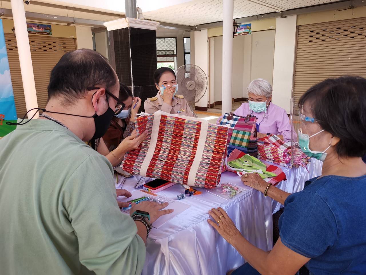 พช.หนองคาย ดำเนินโครงการพัฒนาผลิตภัณฑ์ OTOP โดยเครือข่ายองค์ความรู้ KBO จังหวัด ประจำปี 2564