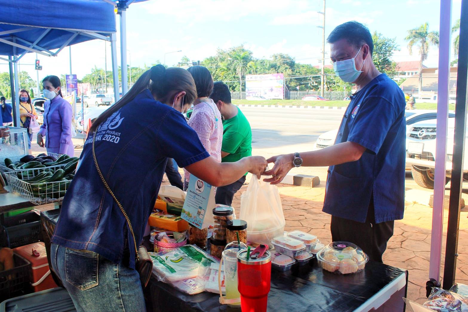 จังหวัดหนองคาย จัดตลาดชุมชน คนหนองคาย ร่วมใจฝ่าวิกฤตไปด้วยกัน