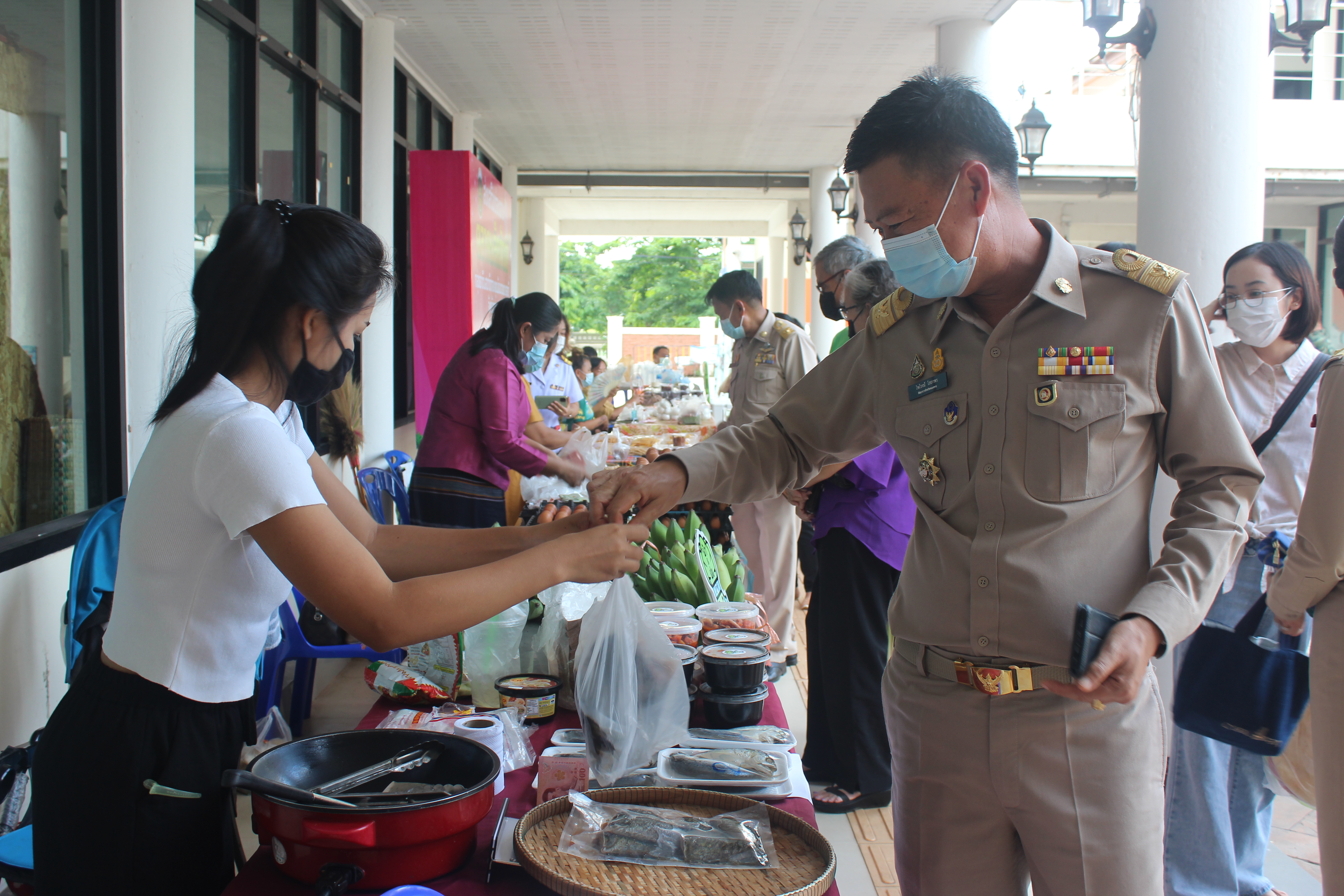 จังหวัดหนองคาย จัดตลาดชุมชน คนหนองคาย ร่วมใจฝ่าวิกฤตไปด้วยกัน