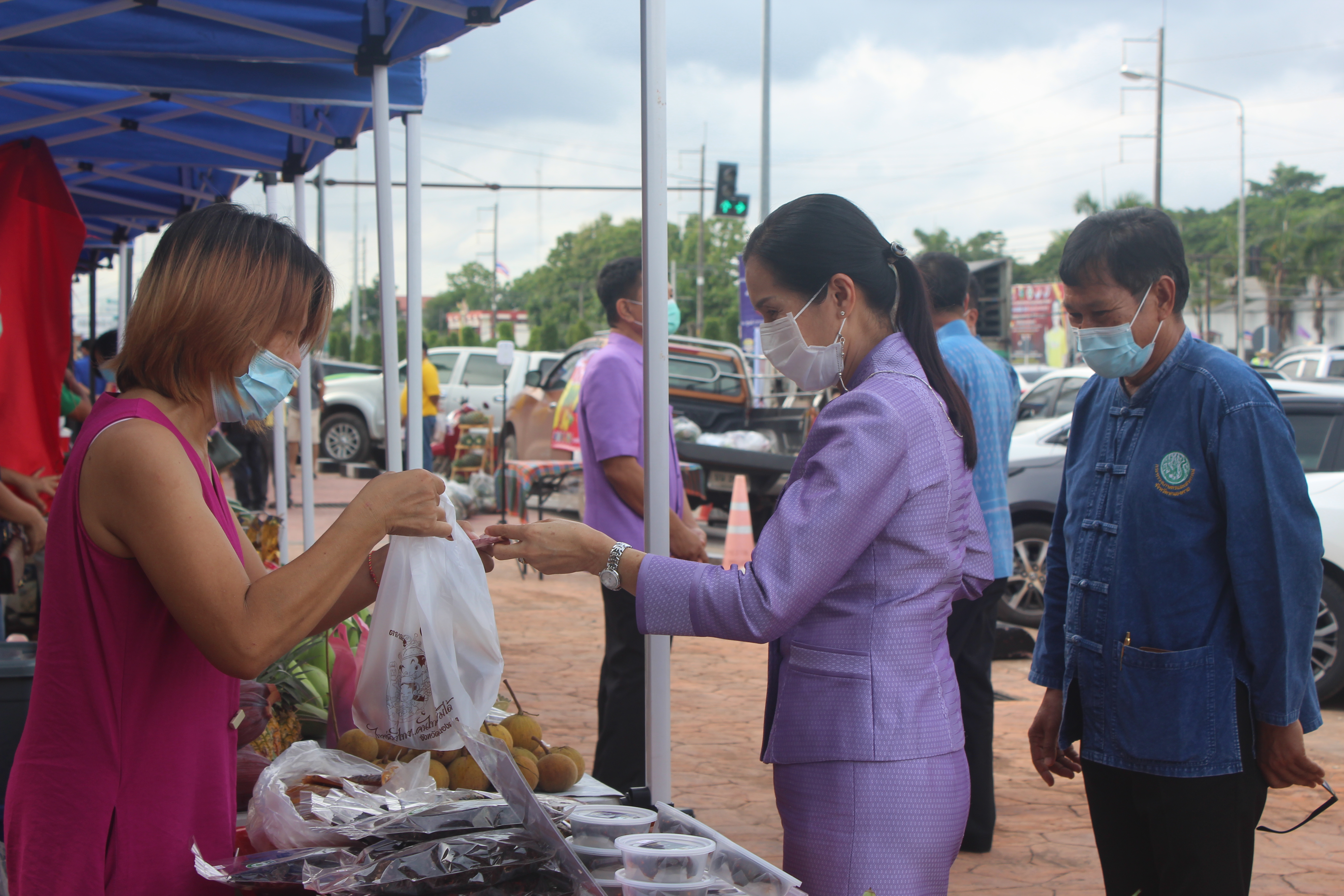 จังหวัดหนองคาย จัดตลาดชุมชน คนหนองคาย ร่วมใจฝ่าวิกฤตไปด้วยกัน