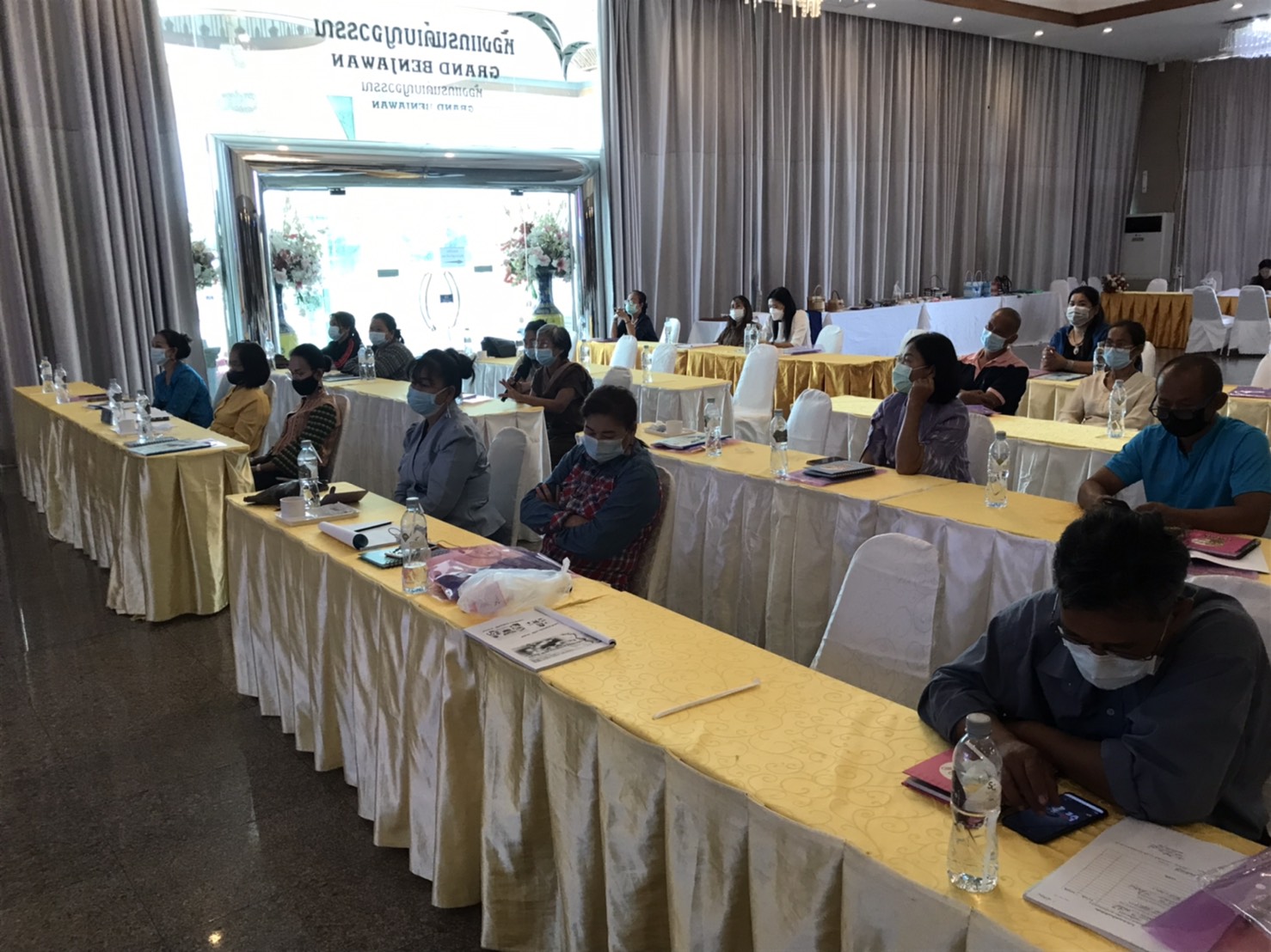 พช.หนองคาย ดำเนินโครงการพัฒนาศักยภาพผู้ประกอบการสู่ยุค 4.0 กิจกรรม : ประชุมเชิงปฏิบัติการเพื่อพัฒนาศักยภาพผู้ประกอบการ OTOP สู่ยุค 4.0