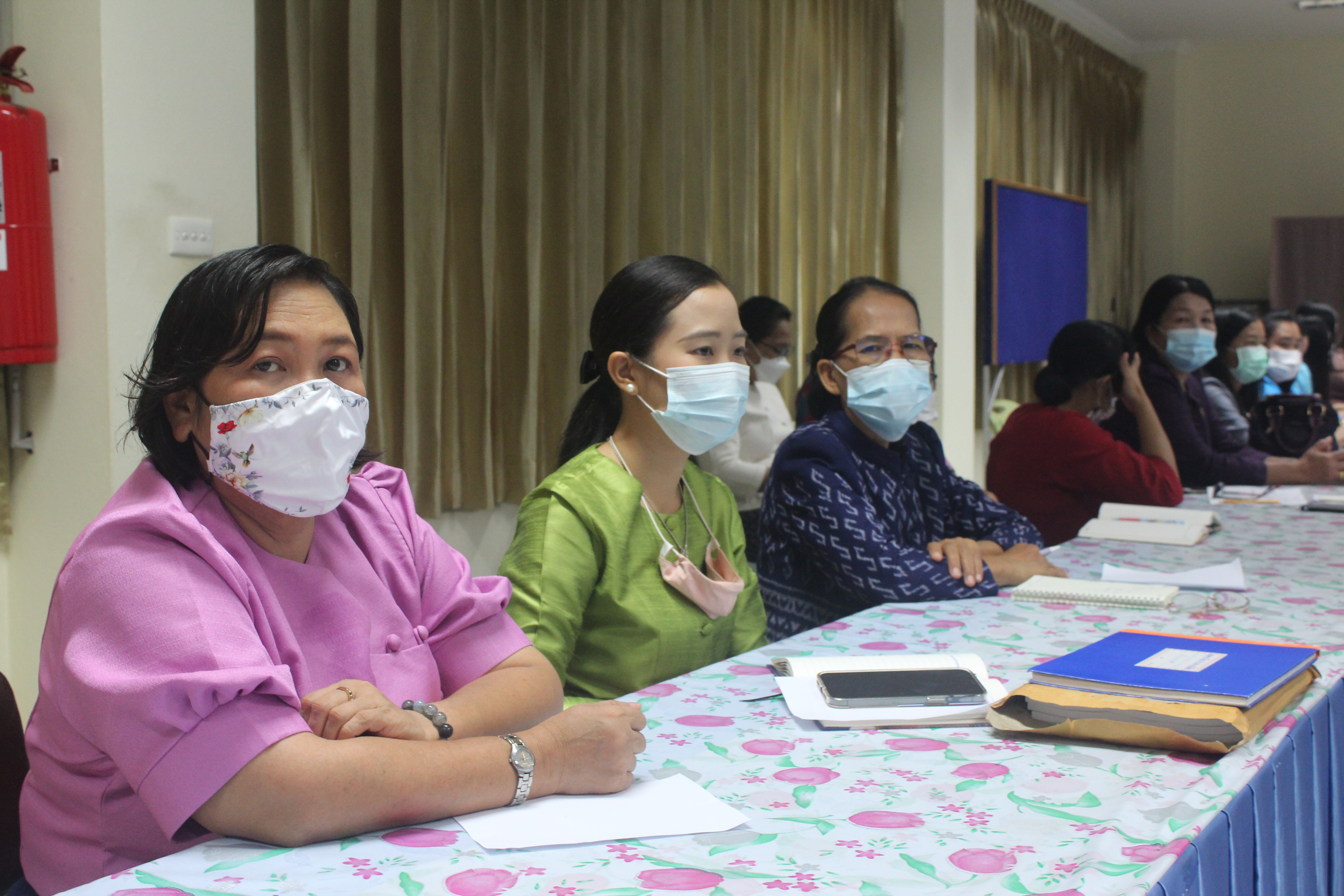 พช.หนองคาย ร่วมกับ สำนักงานตรวจเงินแผ่นดินจังหวัดหนองคาย จัดประชุมให้ความรู้ในการบริหารความเสี่ยงเพื่อเตรียมความพร้อมและป้องกันความผิดพลาดในการดำเนินงานโครงการพัฒนาพื้นที่ต้นแบบ โคกหนองนาโมเดล “โคก หนอง นา โมเดล”
