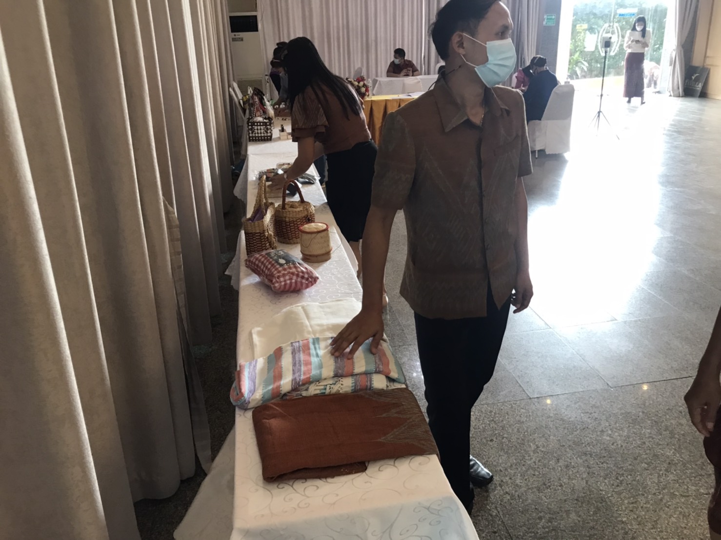 พช.หนองคาย ดำเนินโครงการพัฒนาศักยภาพผู้ประกอบการสู่ยุค 4.0 กิจกรรม : ประชุมเชิงปฏิบัติการเพื่อพัฒนาศักยภาพผู้ประกอบการ OTOP สู่ยุค 4.0