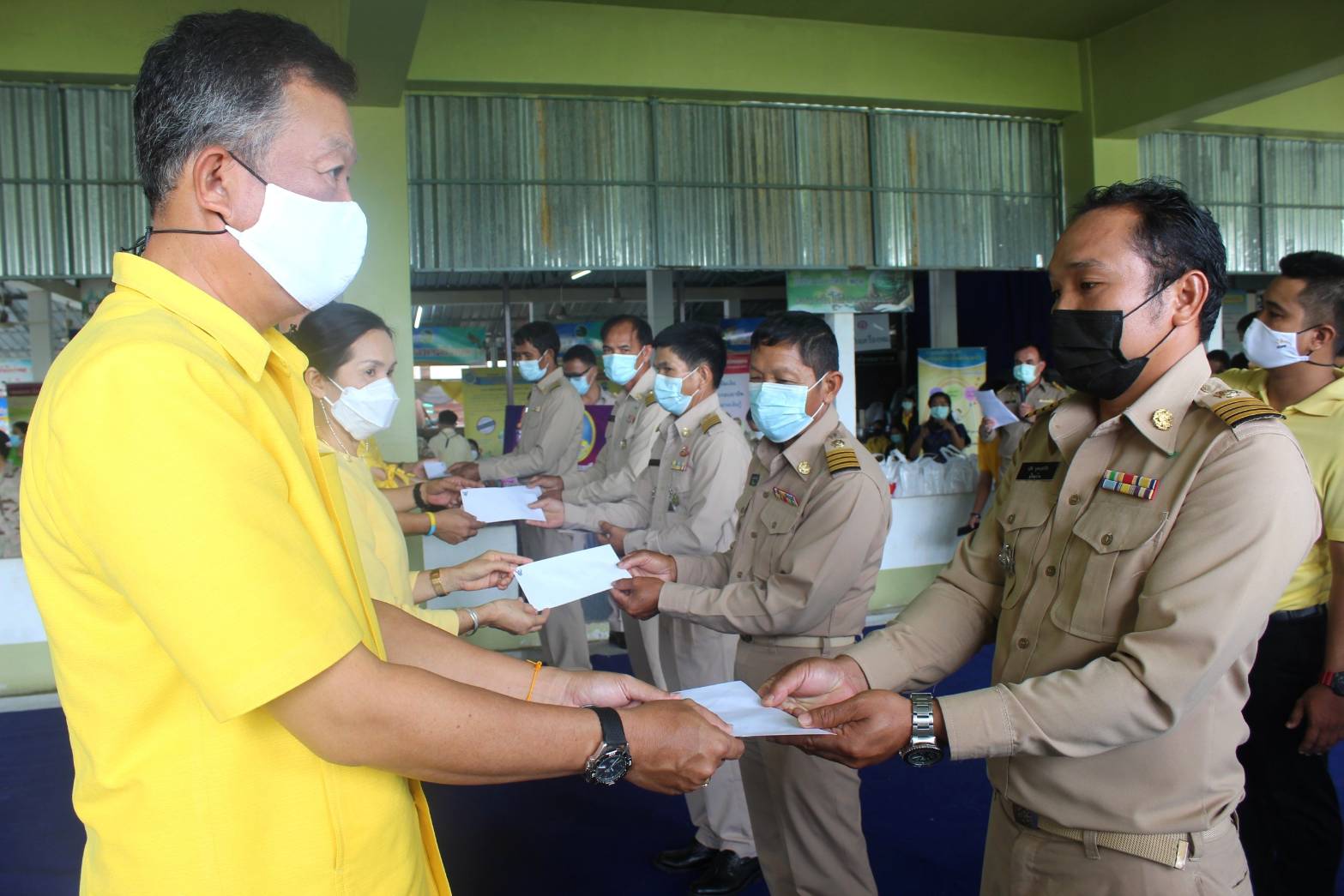 จังหวัดหนองคาย จัดกิจกรรมโครงการจังหวัดเคลื่อนที่ “หน่วยบำบัดทุกข์ บำรุงสุข สร้างรอยยิ้มให้ประชาชน” นำส่วนราชการออกให้บริการประชาชนในพื้นที่โรงเรียนอนุบาลสังคม ตำบลสังคม อำเภอสังคม​ จังหวัดหนองคาย