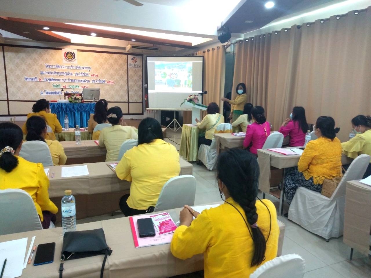 พช.หนองคาย เปิดโครงการพัฒนาระบบบริหารจัดการกองทุน และการประเมินทุนหมุนเวียน ประจำปีบัญชี 2564 กิจกรรมที่ 2 ประชุมติดตามการประเมินทุนหมุนเวียน ประจำปีบัญชี 2564