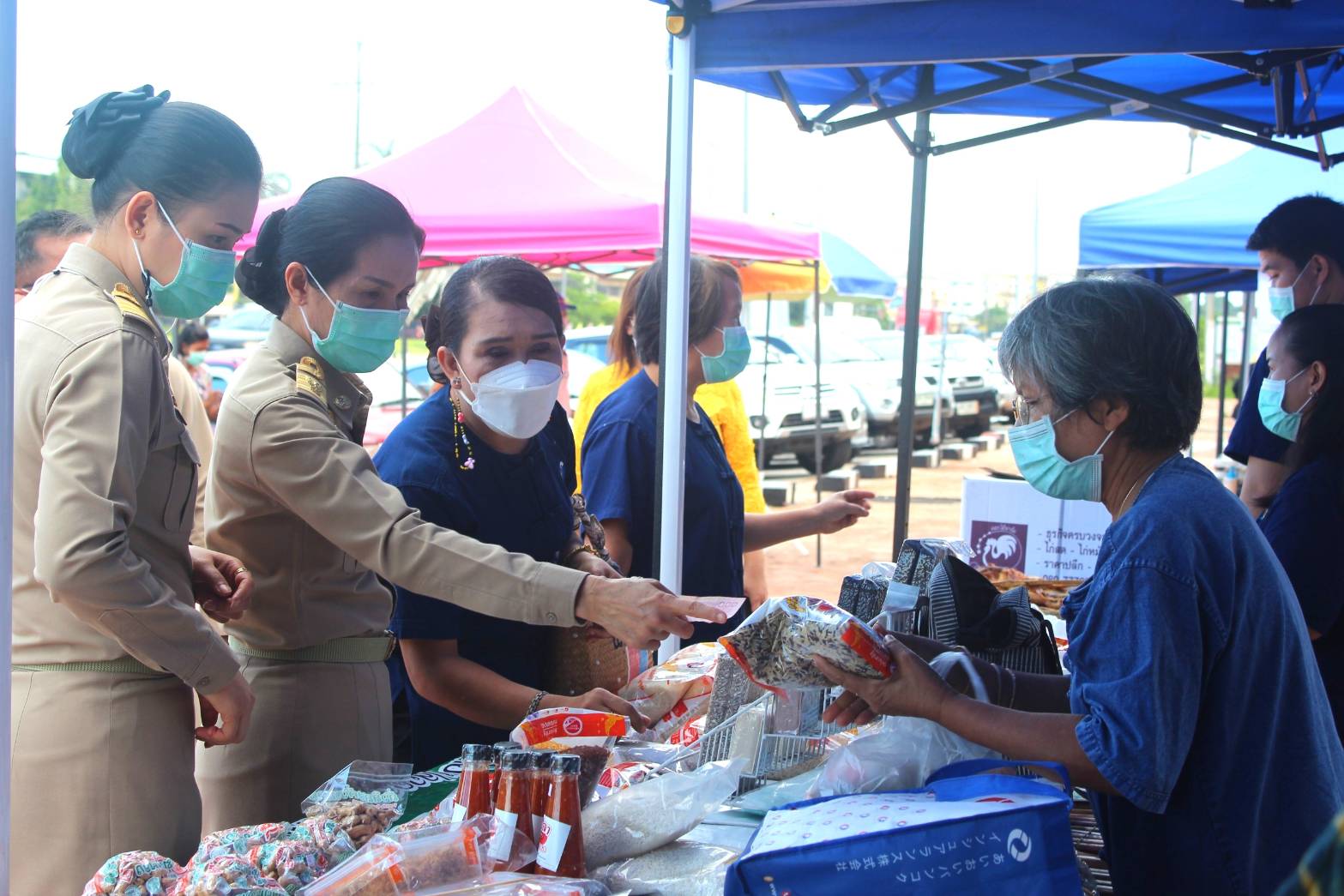 จังหวัดหนองคาย จัดตลาดชุมชน คนหนองคาย ร่วมใจฝ่าวิกฤตไปด้วยกัน