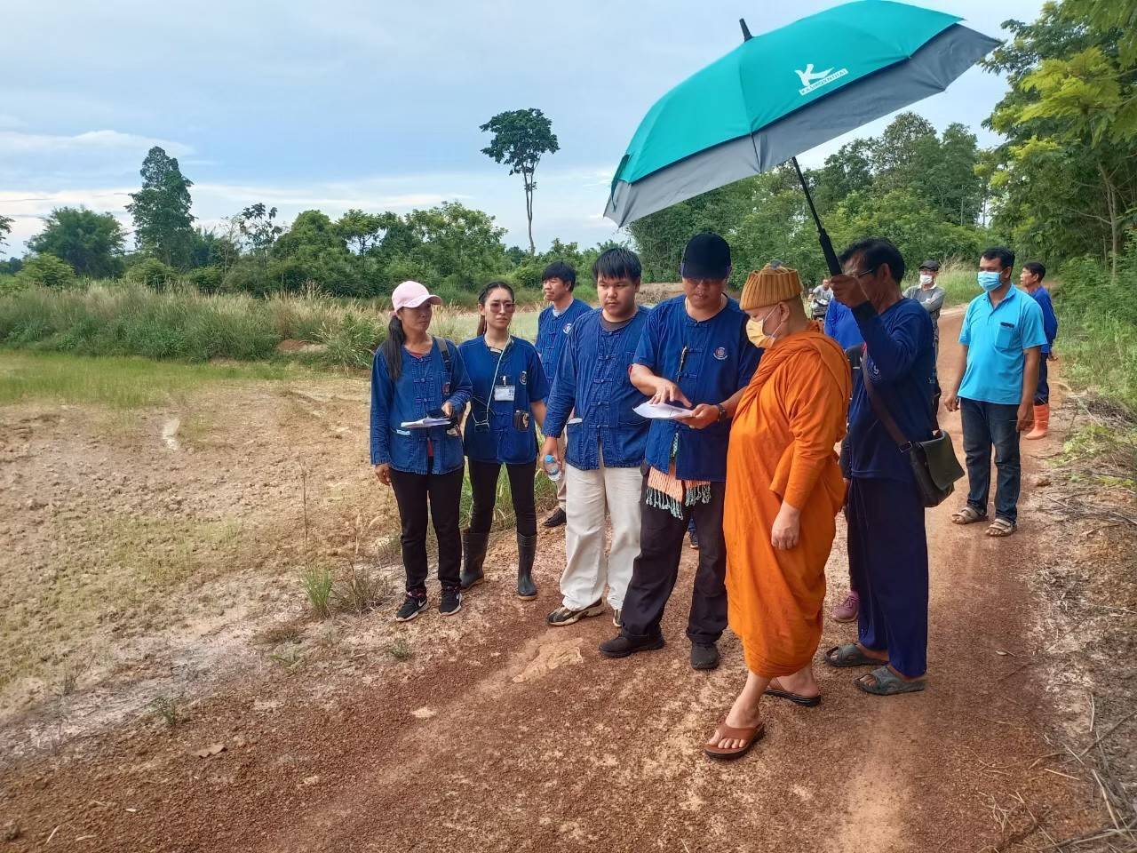 พระเดชพระคุณพระราชรัตนาลงกรณ์ รศ.ดร. เจ้าคณะจังหวัดหนองคาย หนุน “โคก หนอง นา โมเดล ” สร้างศูนย์เรียนรู้ แปลงสาธิต เศรษฐกิจพอเพียงตามหลักทฤษฏีใหม่