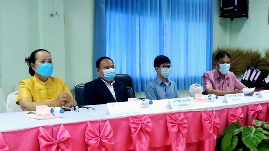 พช.หนองคาย เข้าร่วมการคัดเลือกคนกองทุนพัฒนาบทบาทสตรีดีเด่น ระดับเขตตรวจราชการที่ 10 ผ่านระบบการประชุมออนไลน์