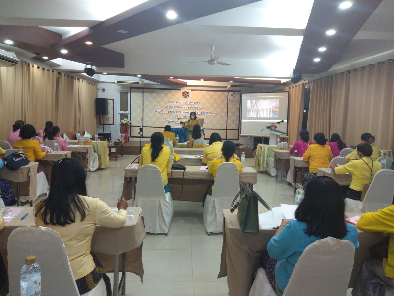 พช.หนองคาย เปิดโครงการพัฒนาระบบบริหารจัดการกองทุน และการประเมินทุนหมุนเวียน ประจำปีบัญชี 2564 กิจกรรมที่ 2 ประชุมติดตามการประเมินทุนหมุนเวียน ประจำปีบัญชี 2564