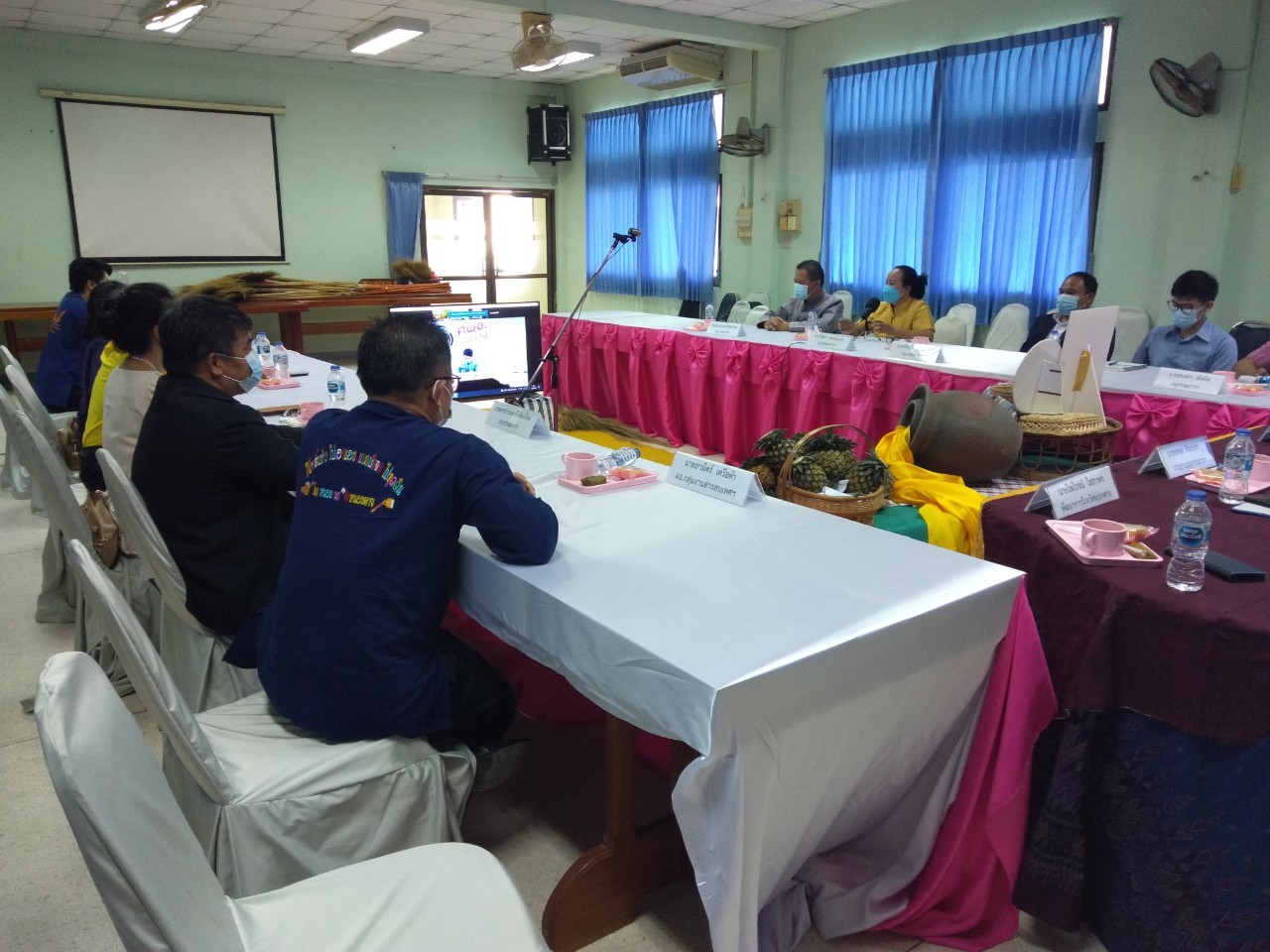 พช.หนองคาย เข้าร่วมการคัดเลือกคนกองทุนพัฒนาบทบาทสตรีดีเด่น ระดับเขตตรวจราชการที่ 10 ผ่านระบบการประชุมออนไลน์