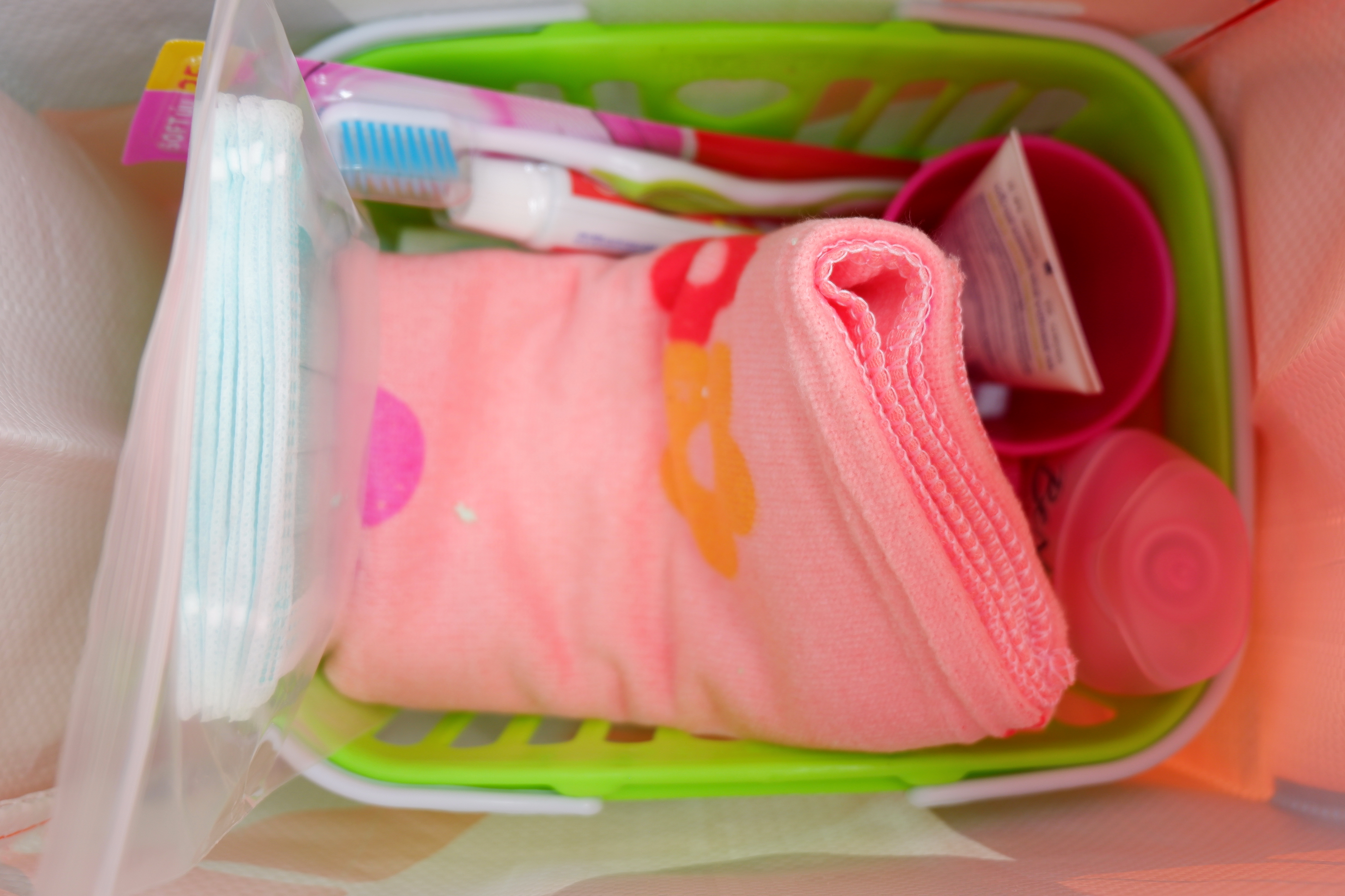 พช.หนองคาย ร่วมกับ ผู้นำเครือข่ายพัฒนาชุมชน ดำเนินงานโครงการรวมน้ำใจ เครือข่ายงานพัฒนาชุมชน คนหนองคาย “ ปันสุข สู้ภัยโควิด-19 ” เพื่อร่วมแก้ไขปัญหาของผู้ที่ได้รับผลกระทบและได้รับความเดือดร้อนจากสถานการณ์การแพร่ระบาดของโรคติดเชื้อไวรัสโคโรน่า 2019 (โควิด-19) ณ โรงพยาบาลสนามแห่งที่ 1 อำเภอเมืองหนองคาย​ จังหวัดหนองคาย